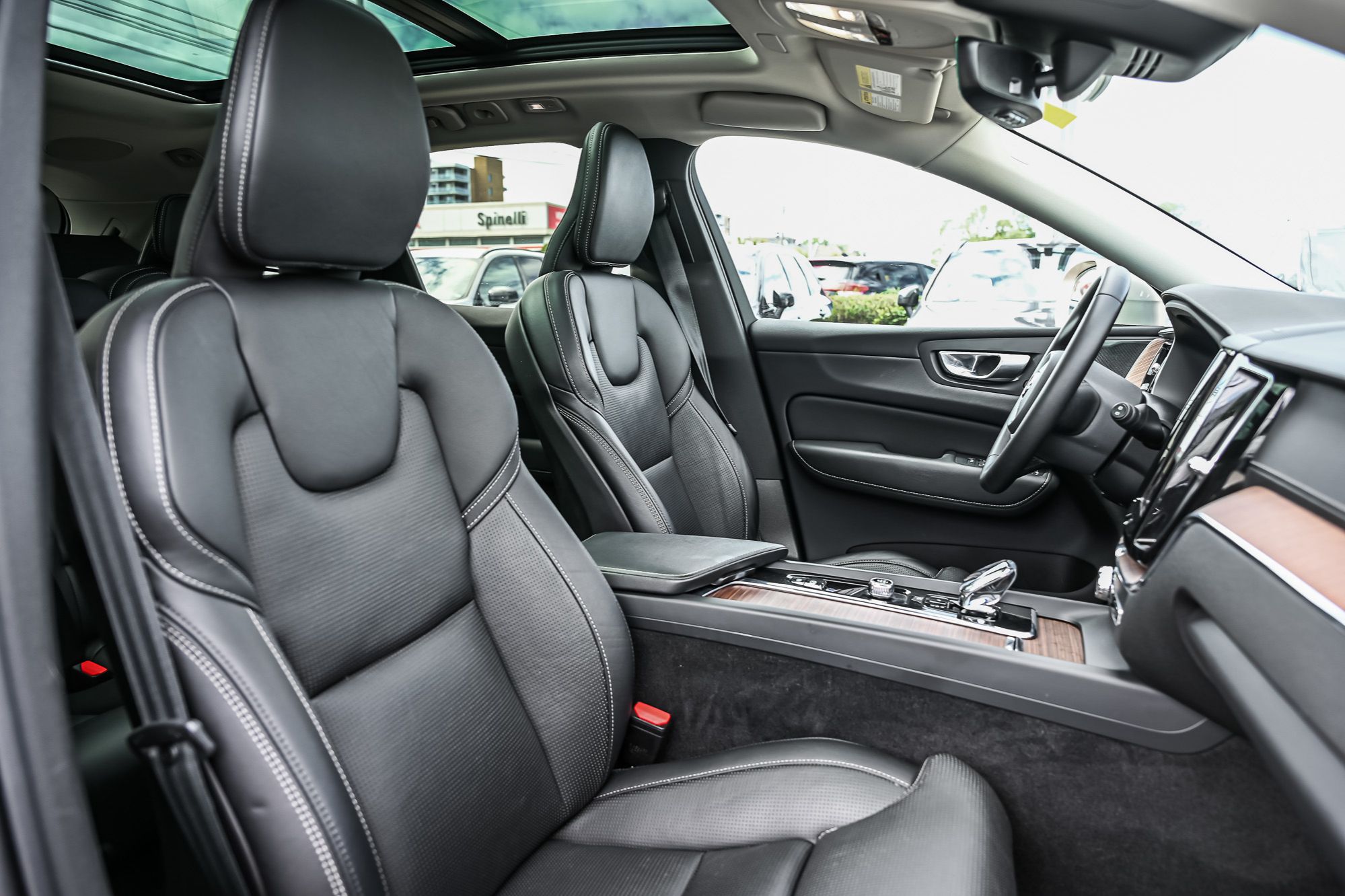 2023 Volvo XC60 in Pointe-Claire, Quebec