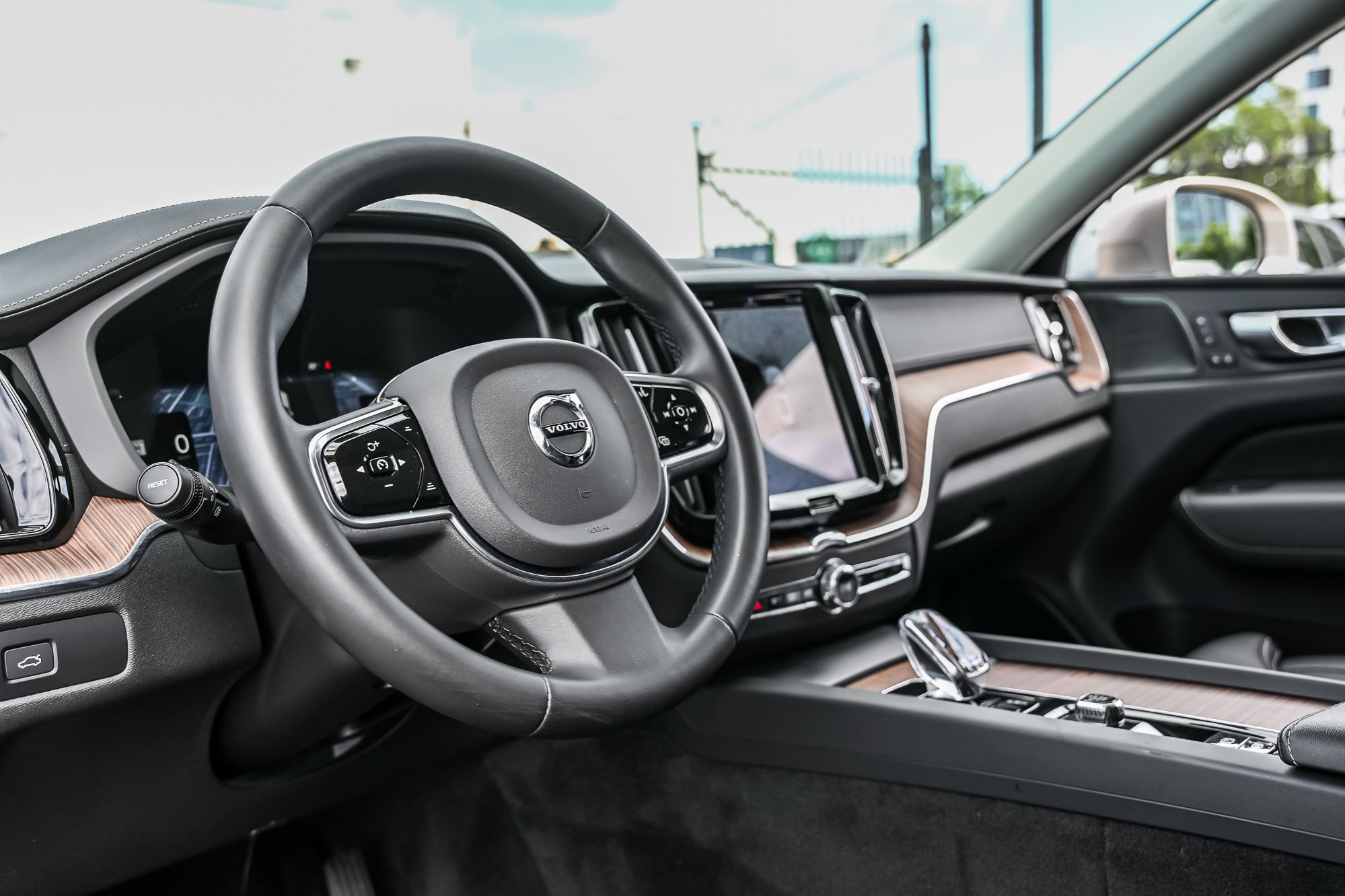 2023 Volvo XC60 in Pointe-Claire, Quebec