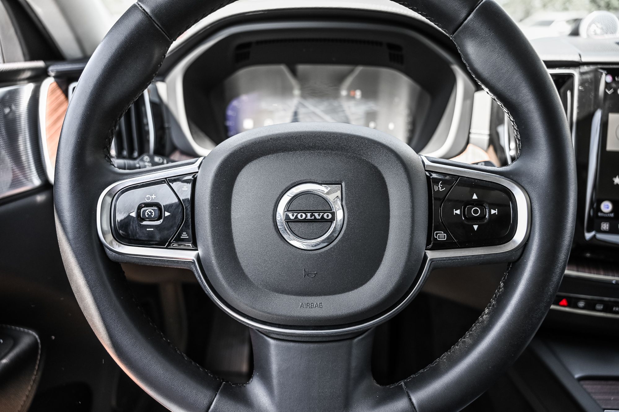 Volvo XC60  2023 à Pointe-Claire, Québec