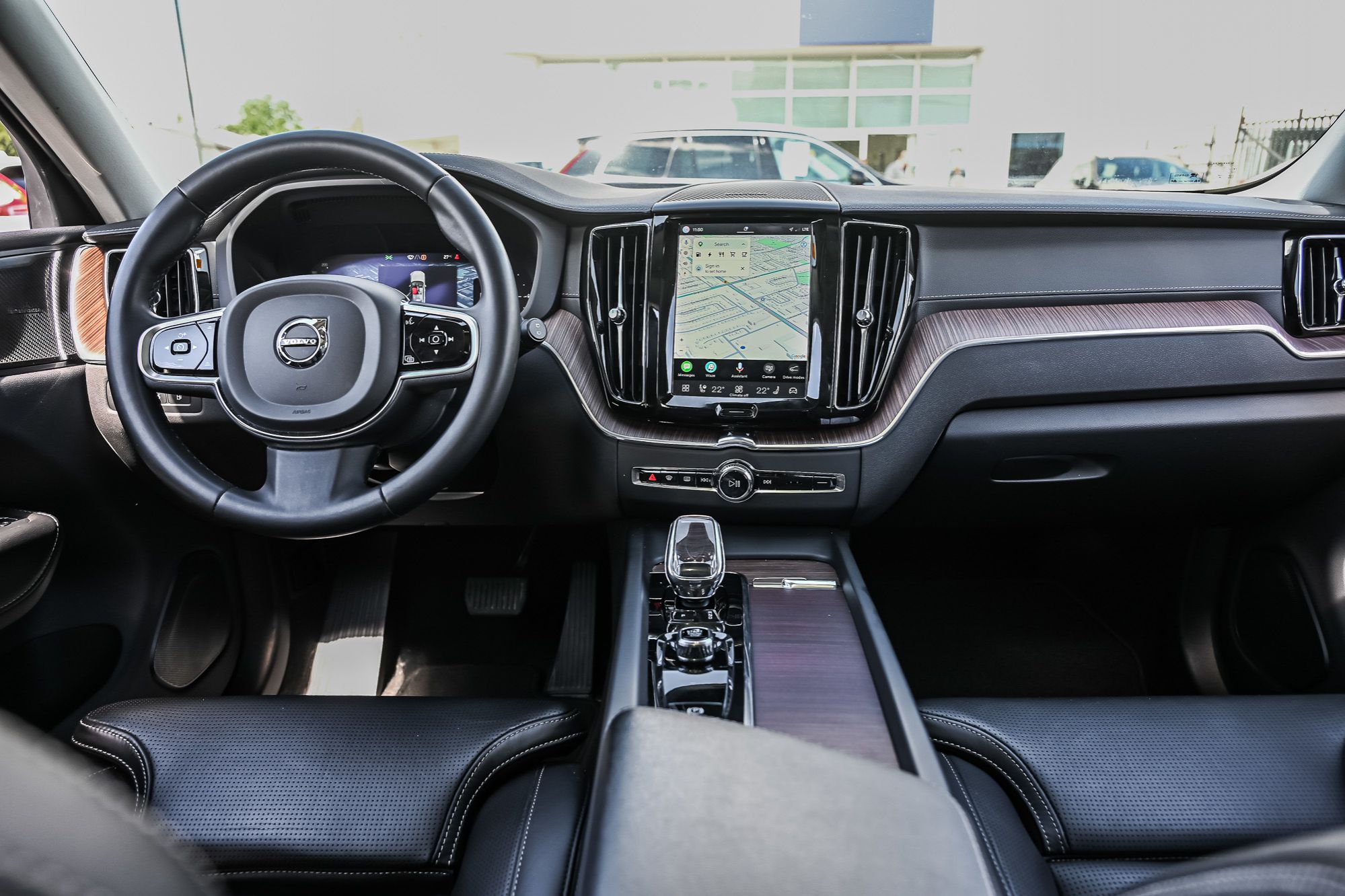 Volvo XC60  2023 à Pointe-Claire, Québec