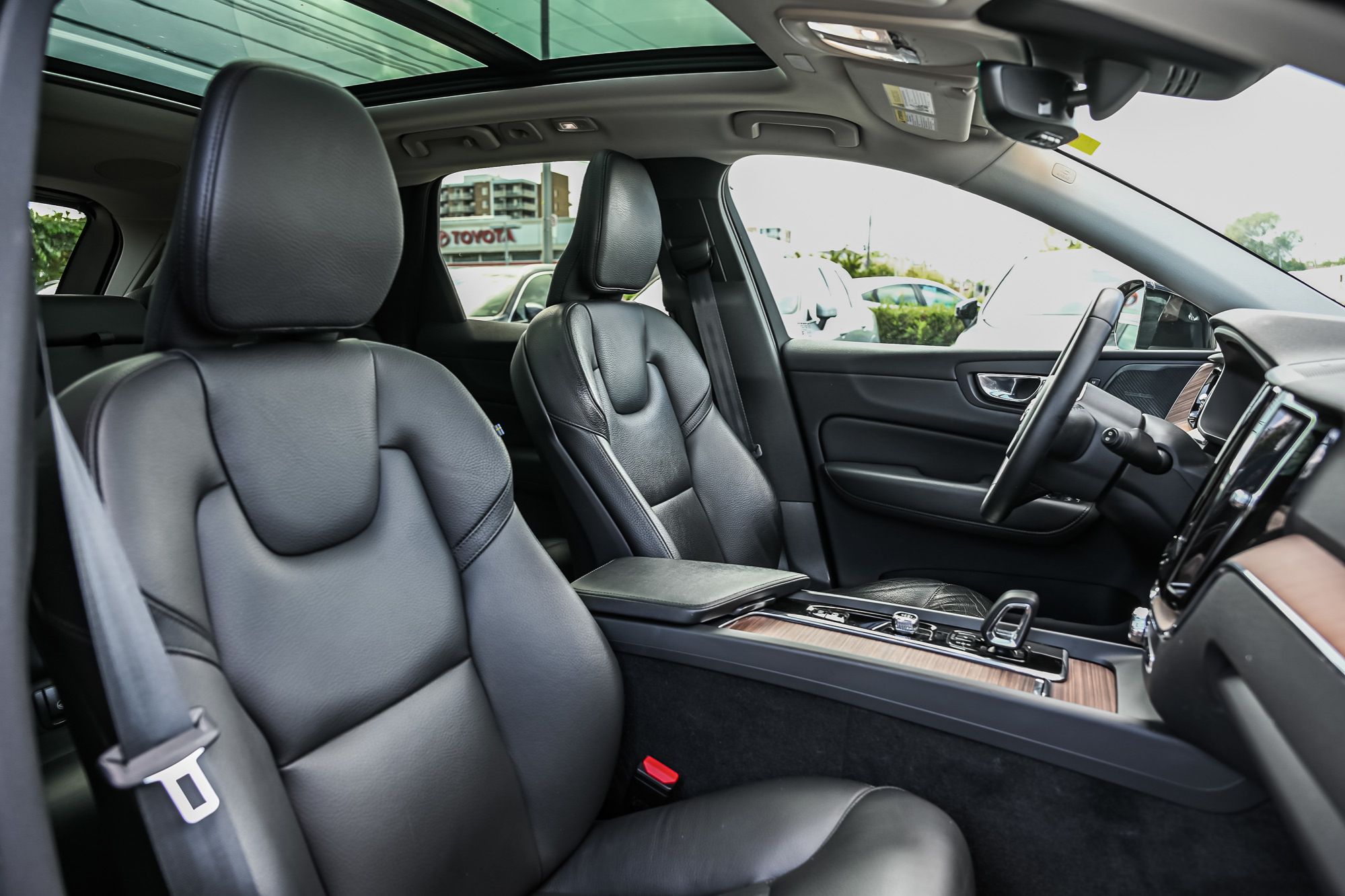 2023 Volvo XC60 in Pointe-Claire, Quebec