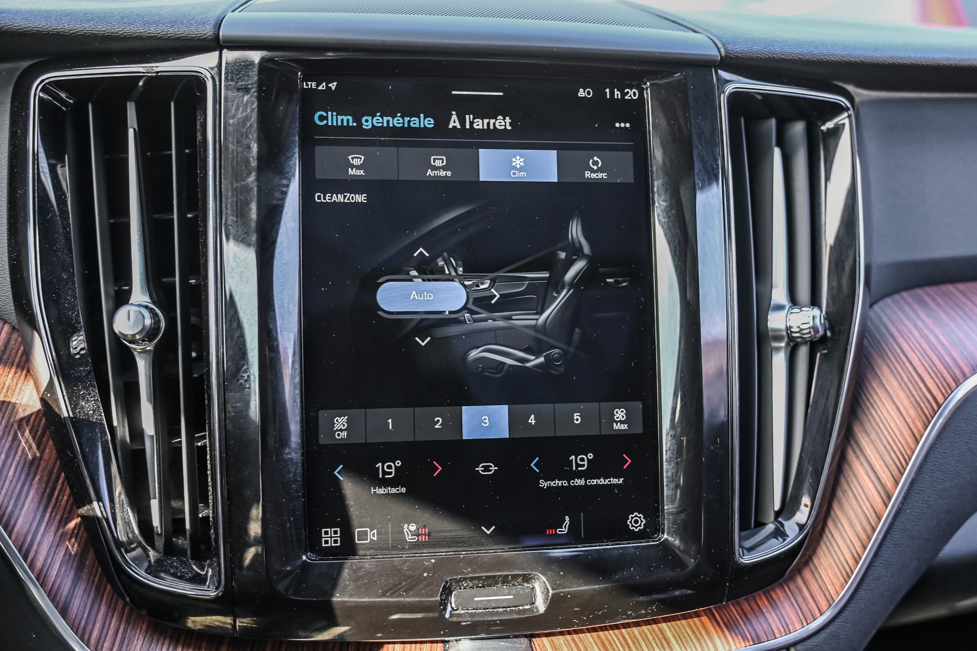 2024 Volvo XC60 in Pointe-Claire, Quebec