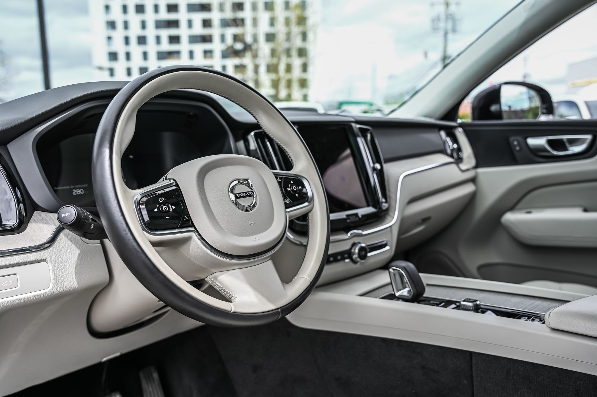 2024 Volvo XC60 in Pointe-Claire, Quebec