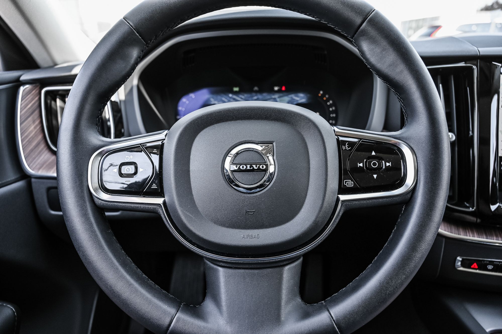 Volvo XC60  2024 à Pointe-Claire, Québec