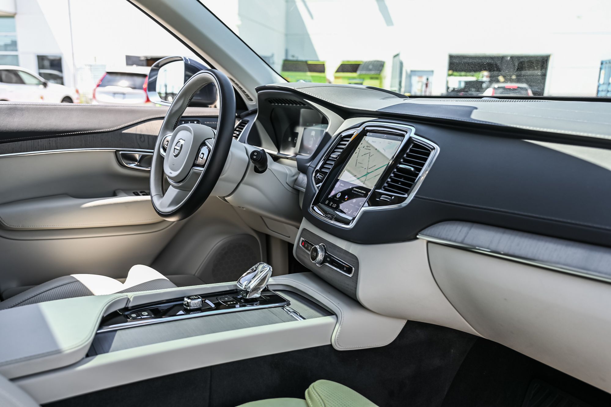 Volvo XC90 Plug-In Hybrid  2025 à Pointe-Claire, Québec