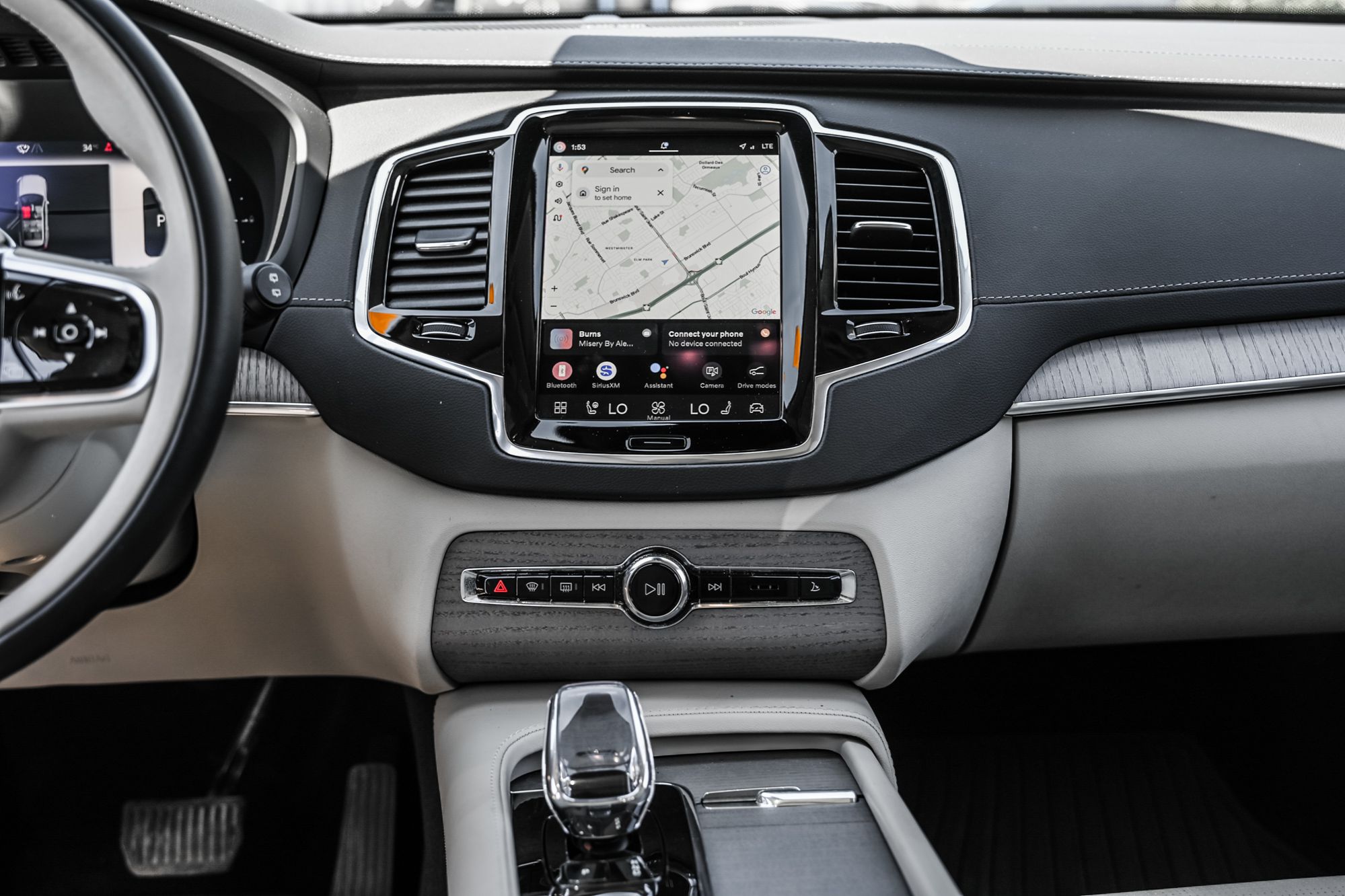 Volvo XC90 Plug-In Hybrid  2025 à Pointe-Claire, Québec