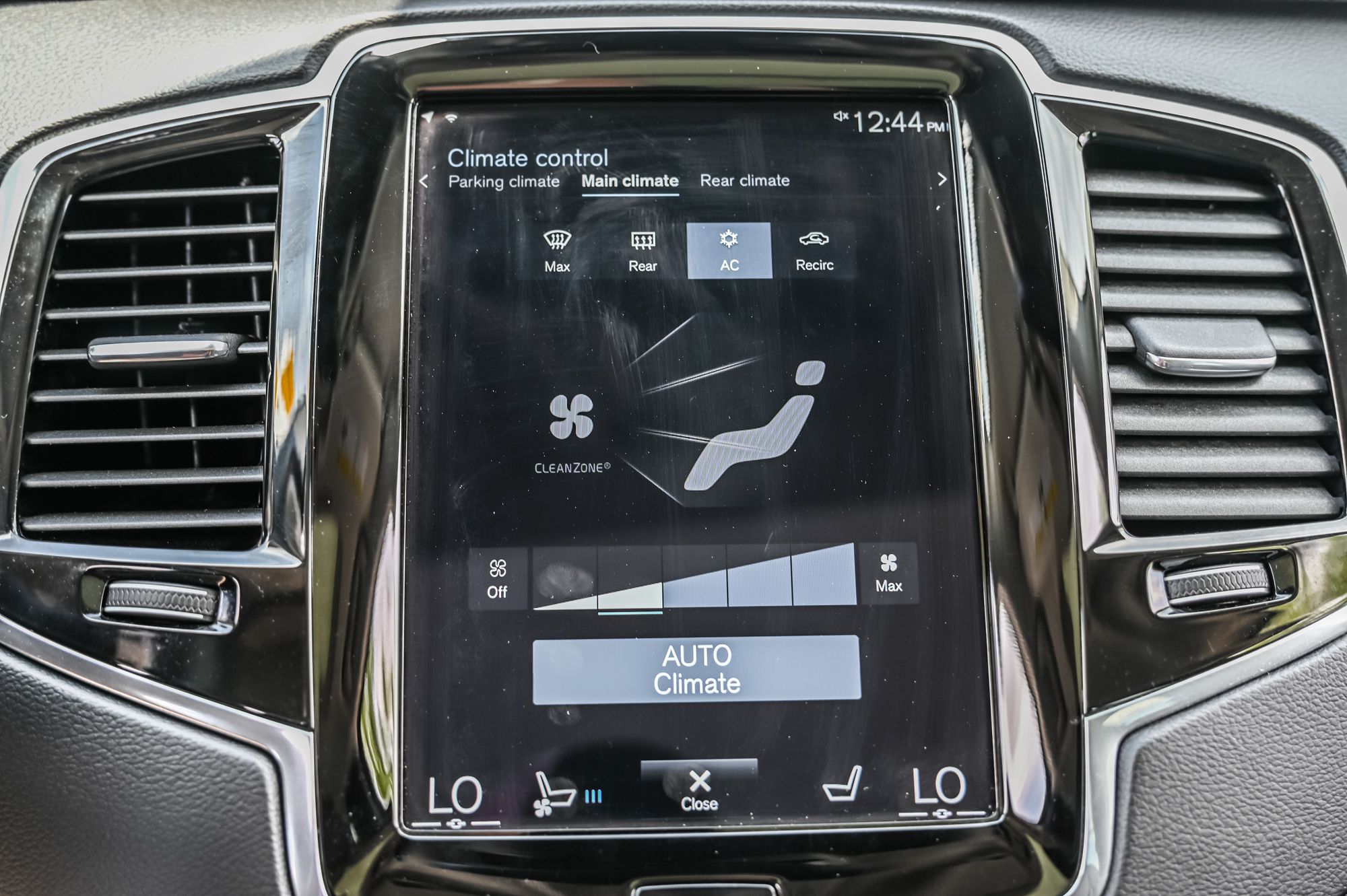 2021 Volvo XC90 in Pointe-Claire, Quebec