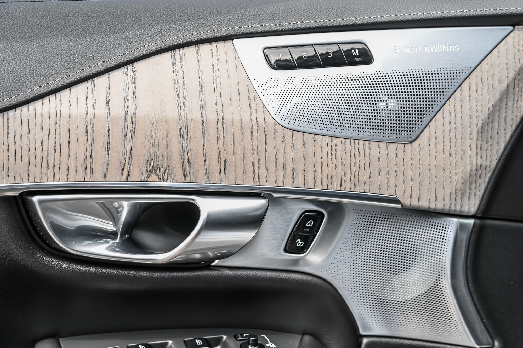 2021 Volvo XC90 in Pointe-Claire, Quebec