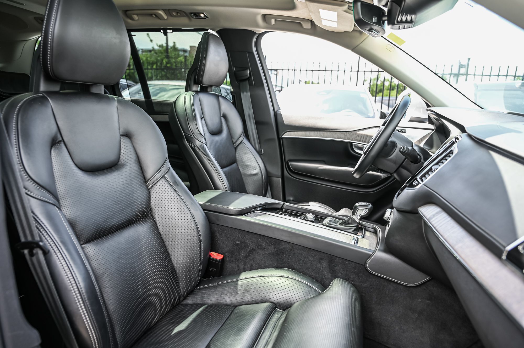 2021 Volvo XC90 in Pointe-Claire, Quebec