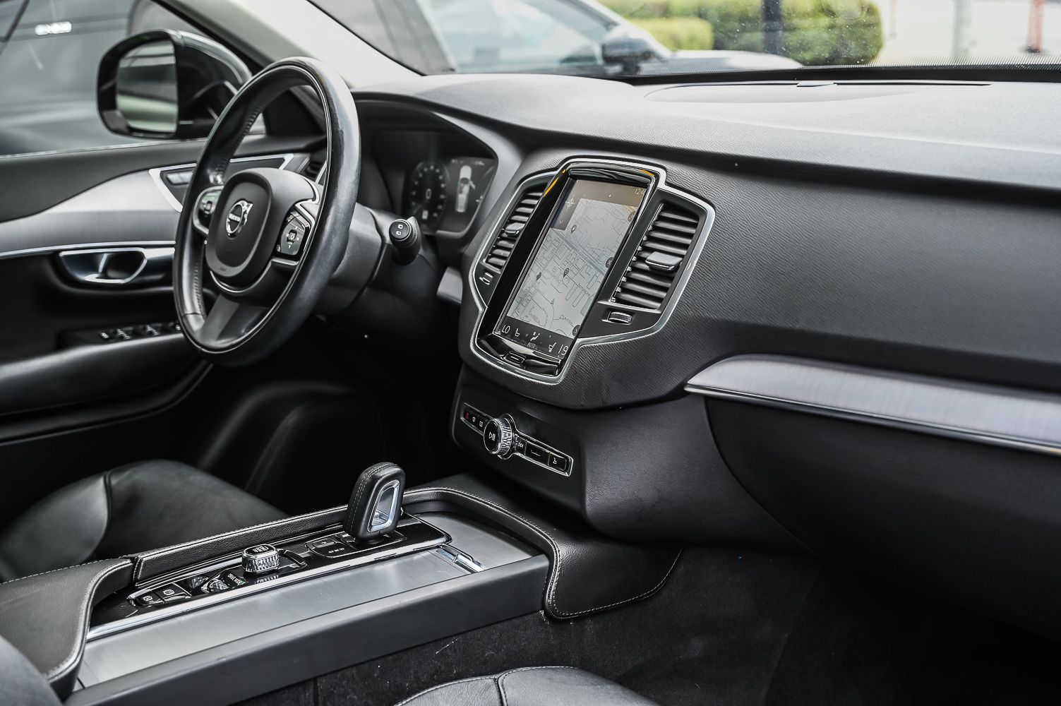 2021 Volvo XC90 in Pointe-Claire, Quebec