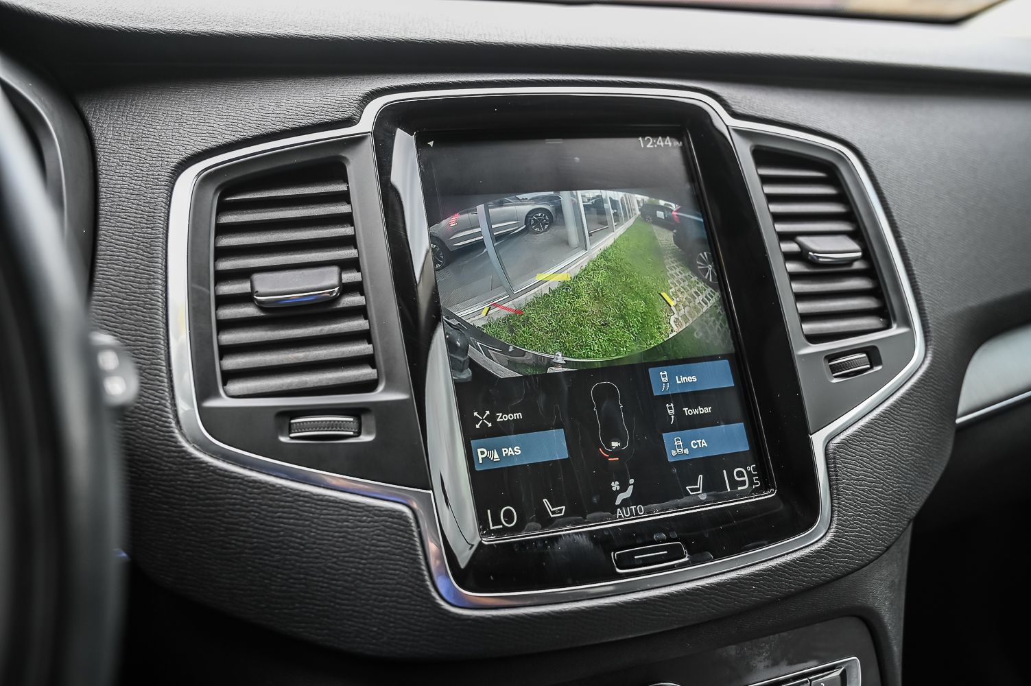 2021 Volvo XC90 in Pointe-Claire, Quebec