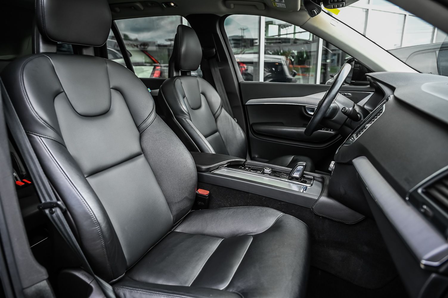 2021 Volvo XC90 in Pointe-Claire, Quebec