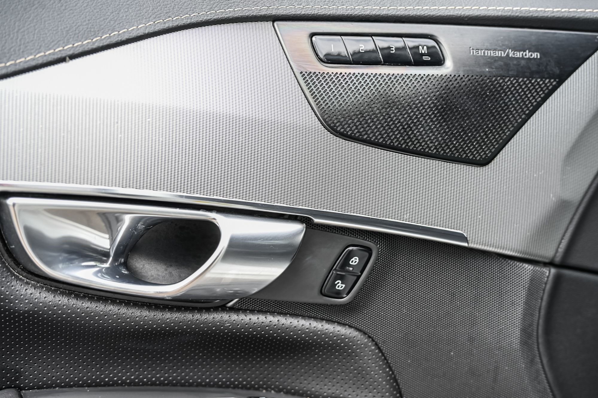 2021 Volvo XC90 in Pointe-Claire, Quebec