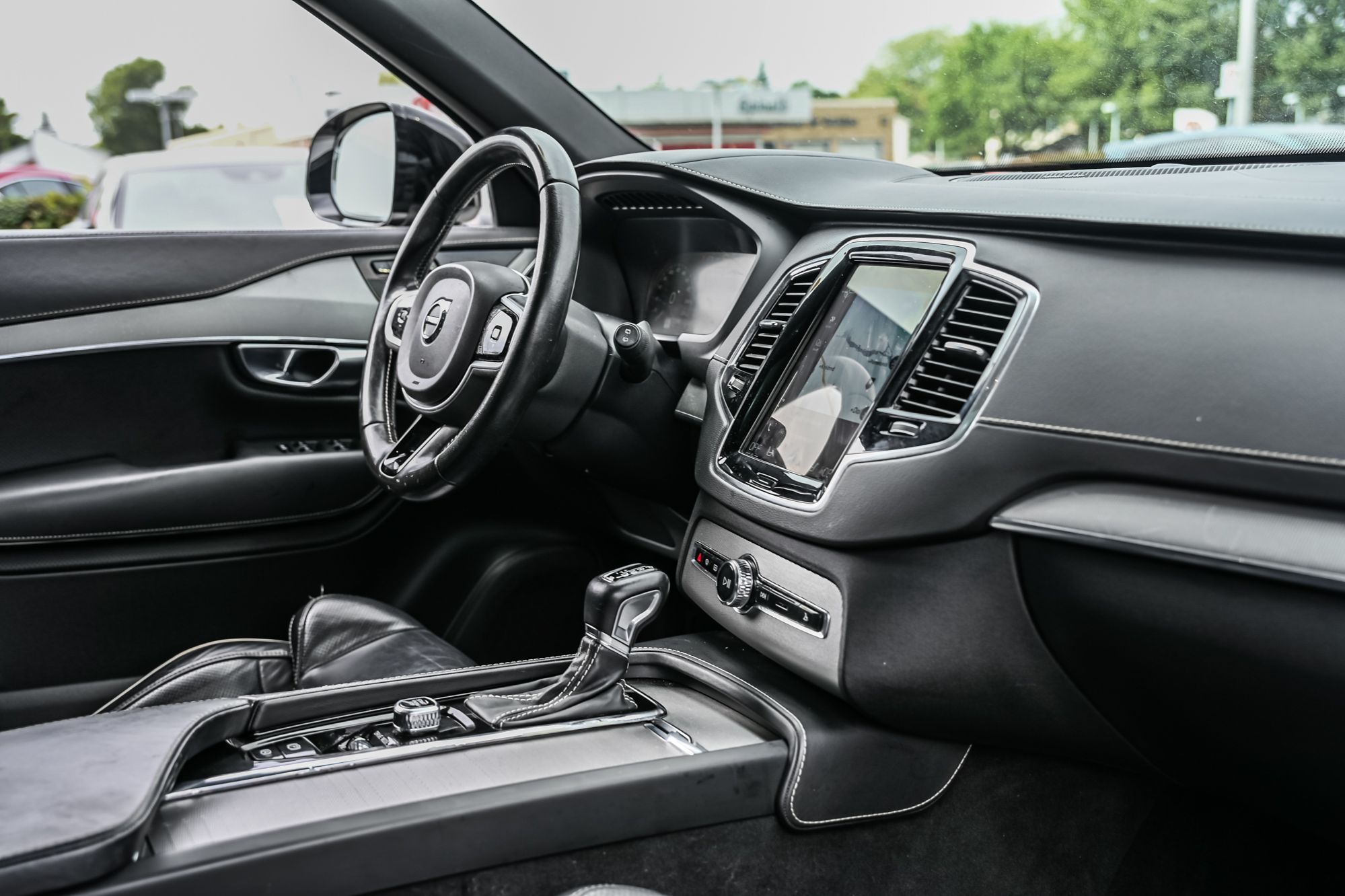 2021 Volvo XC90 in Pointe-Claire, Quebec