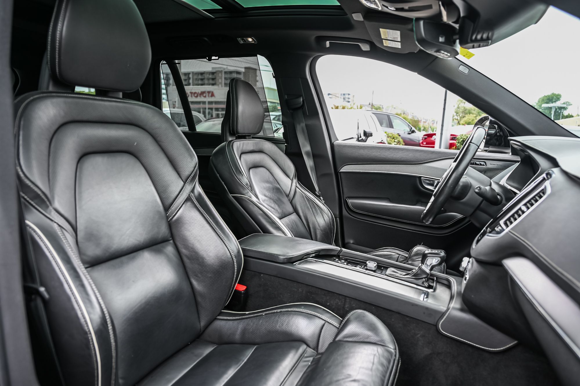 2021 Volvo XC90 in Pointe-Claire, Quebec