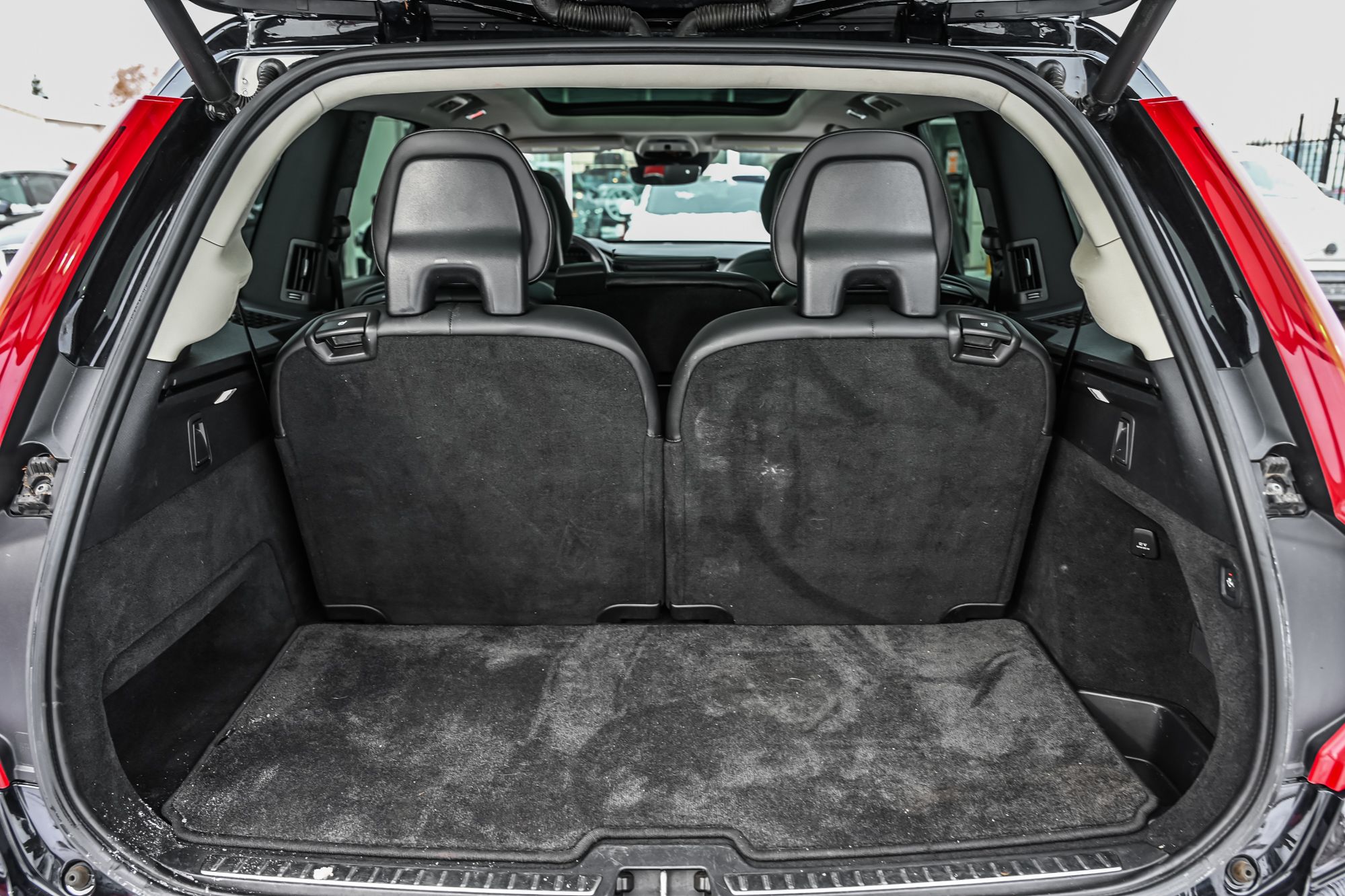 2021 Volvo XC90 in Pointe-Claire, Quebec