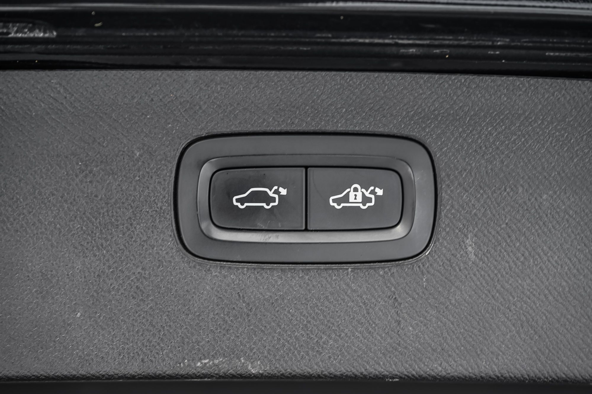 2021 Volvo XC90 in Pointe-Claire, Quebec