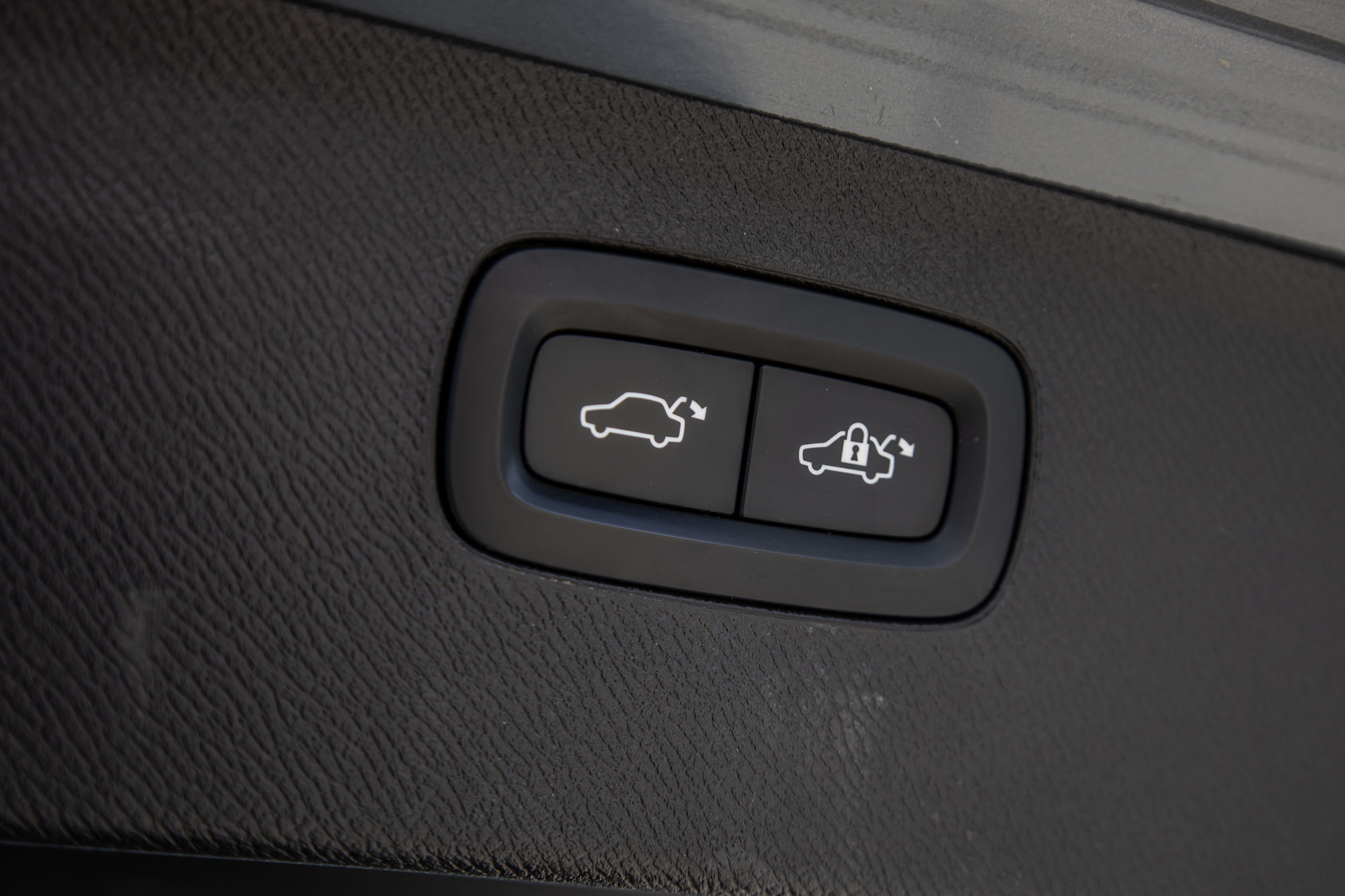 2022 Volvo XC90 in Pointe-Claire, Quebec