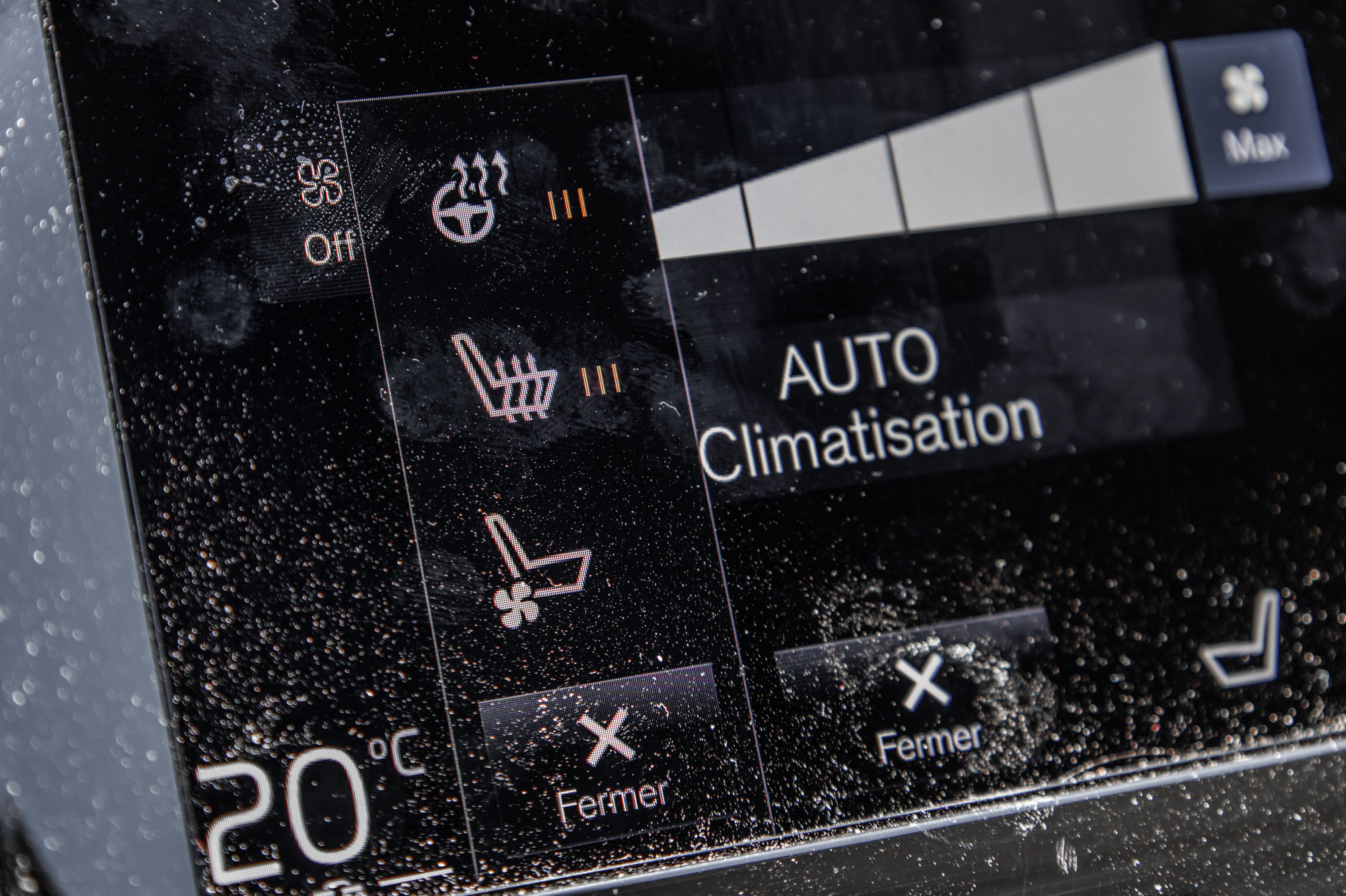 2022 Volvo XC90 in Pointe-Claire, Quebec