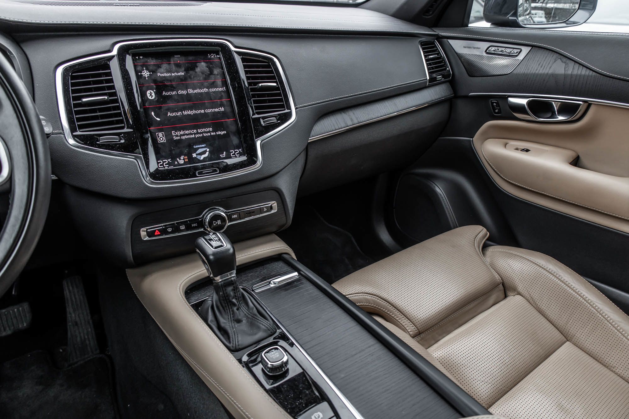 2022 Volvo XC90 in Pointe-Claire, Quebec