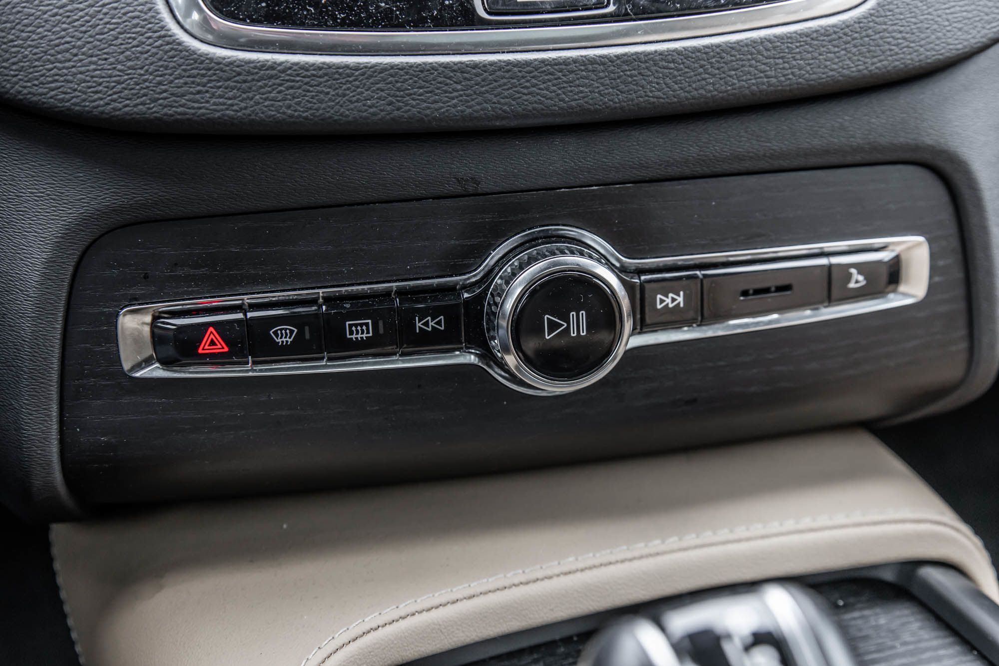 2022 Volvo XC90 in Pointe-Claire, Quebec