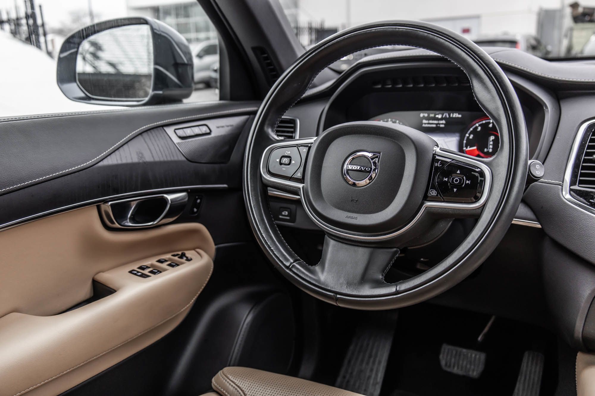 2022 Volvo XC90 in Pointe-Claire, Quebec