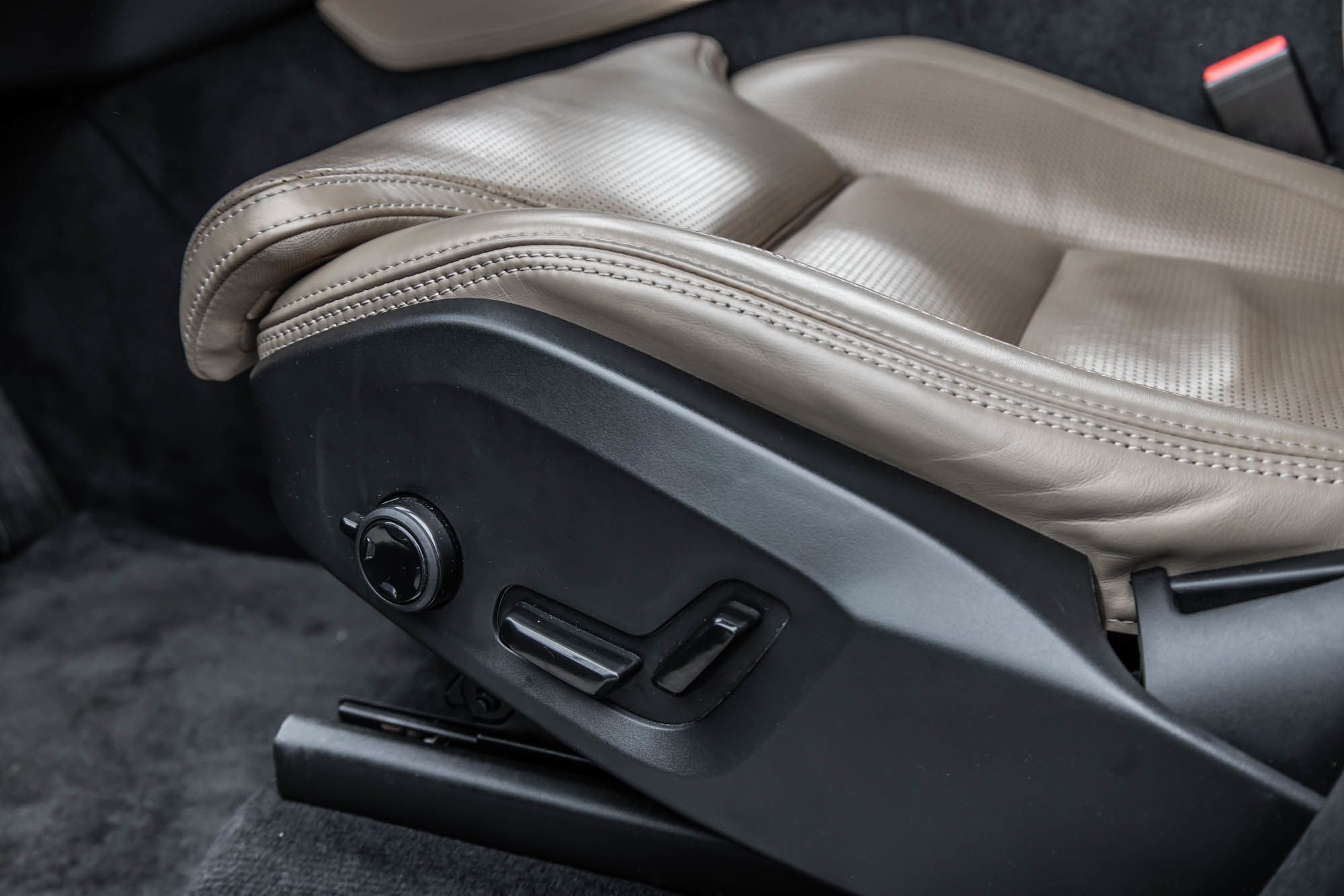 2022 Volvo XC90 in Pointe-Claire, Quebec