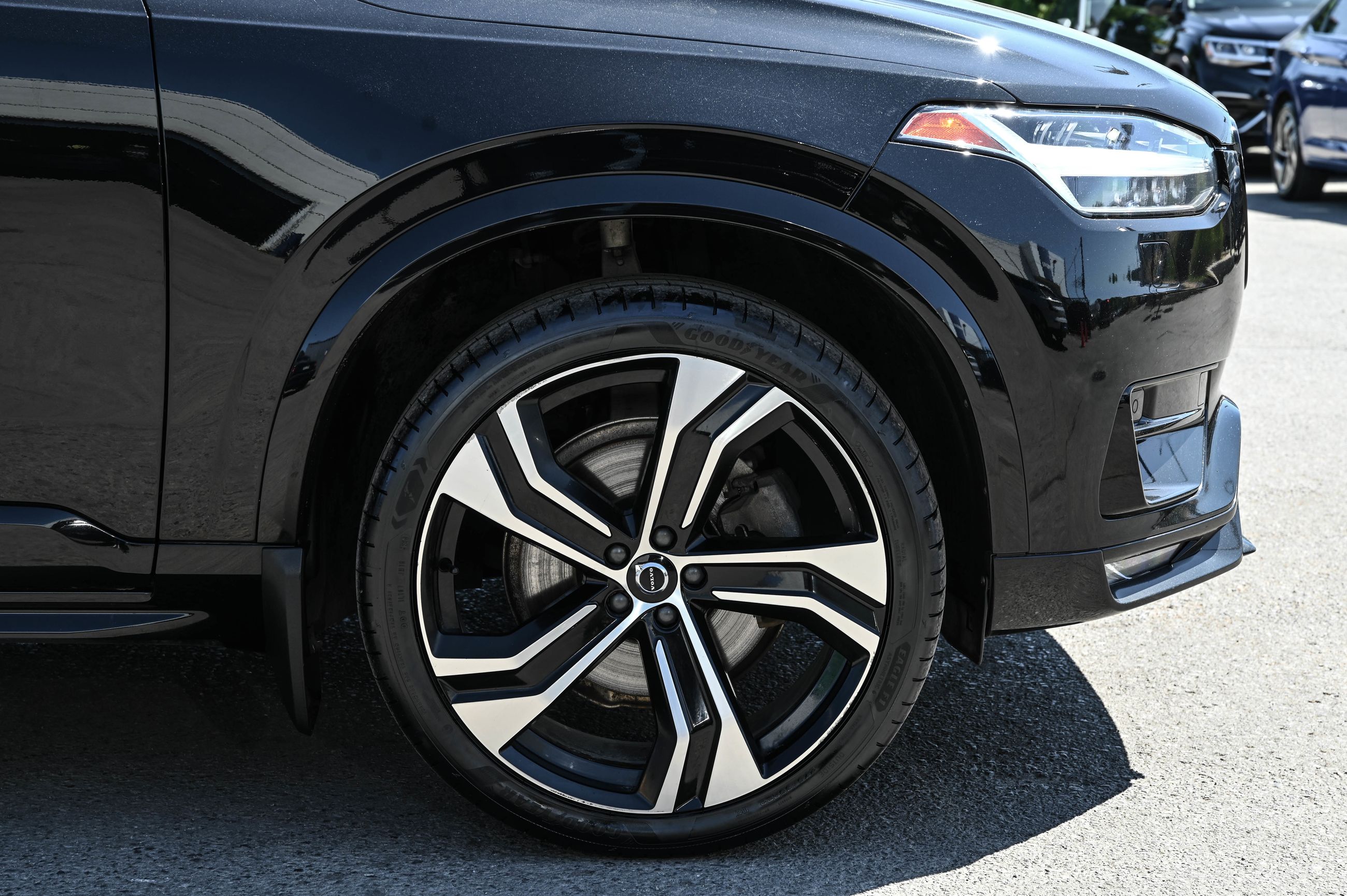 2022 Volvo XC90 in Pointe-Claire, Quebec