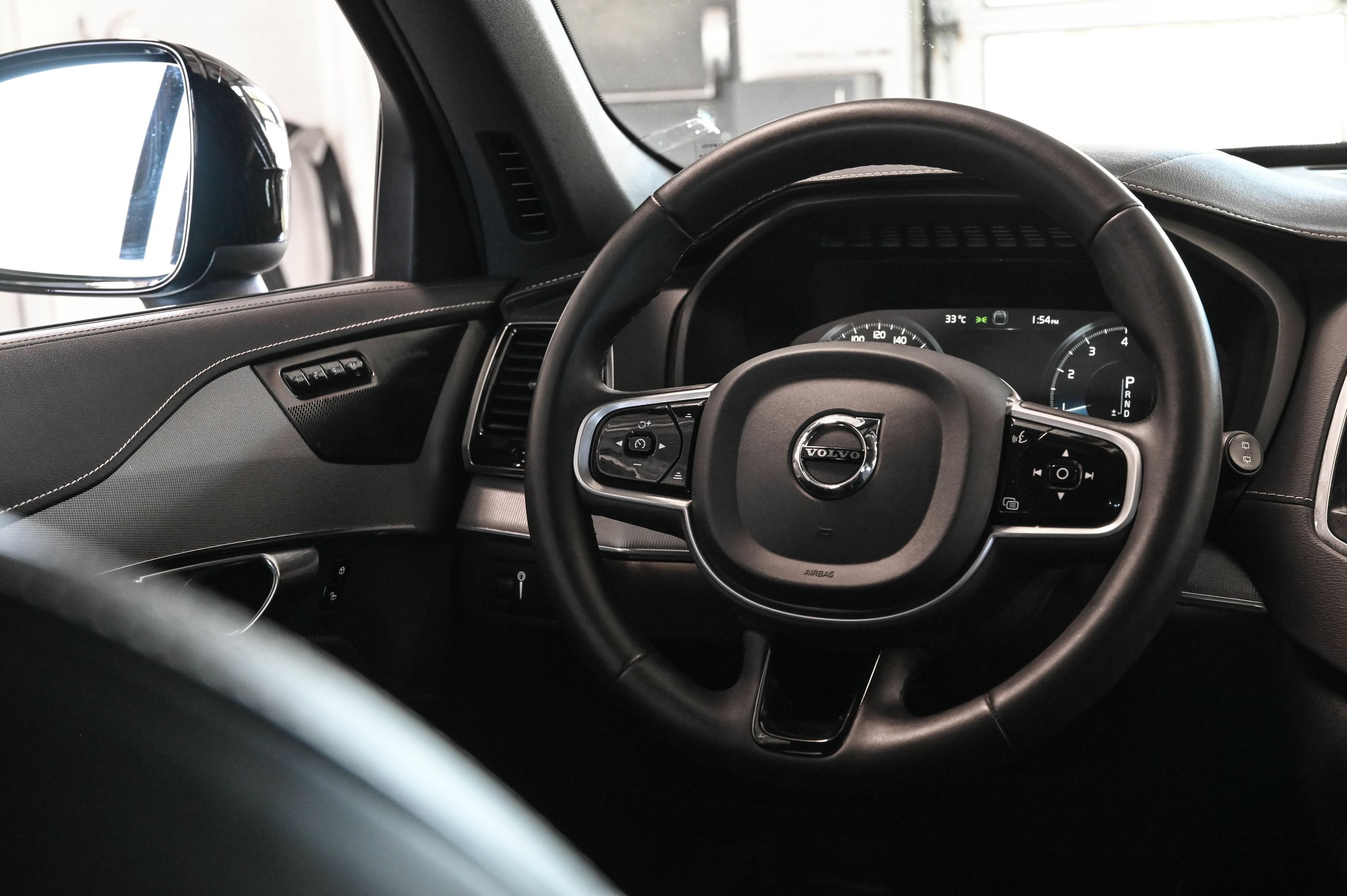 2022 Volvo XC90 in Pointe-Claire, Quebec