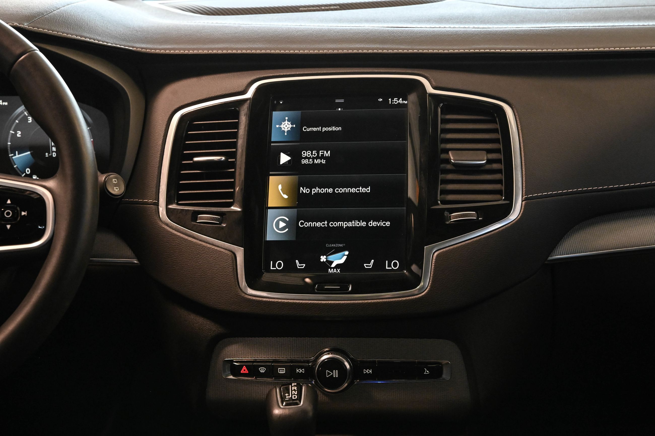 2022 Volvo XC90 in Pointe-Claire, Quebec
