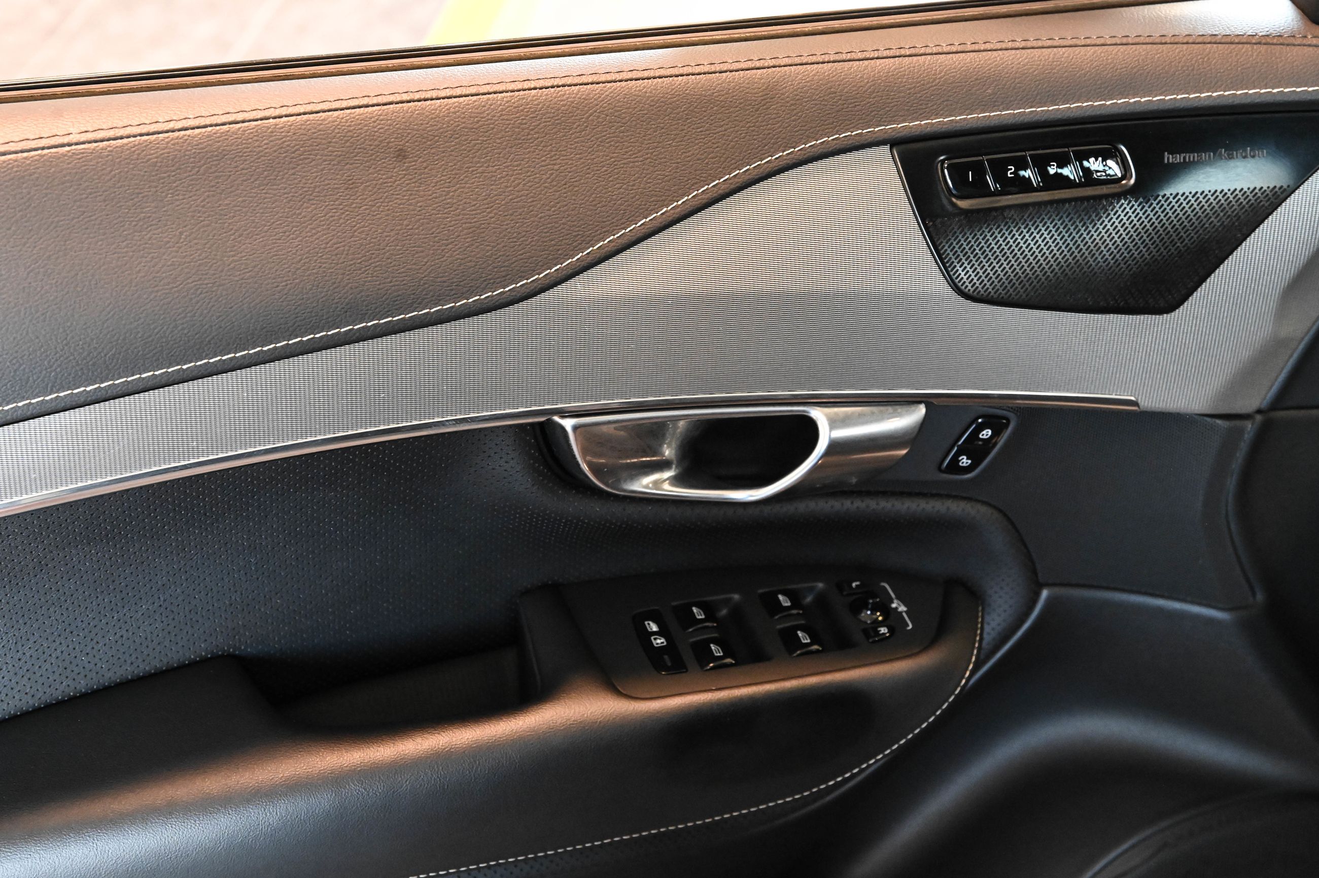 2022 Volvo XC90 in Pointe-Claire, Quebec