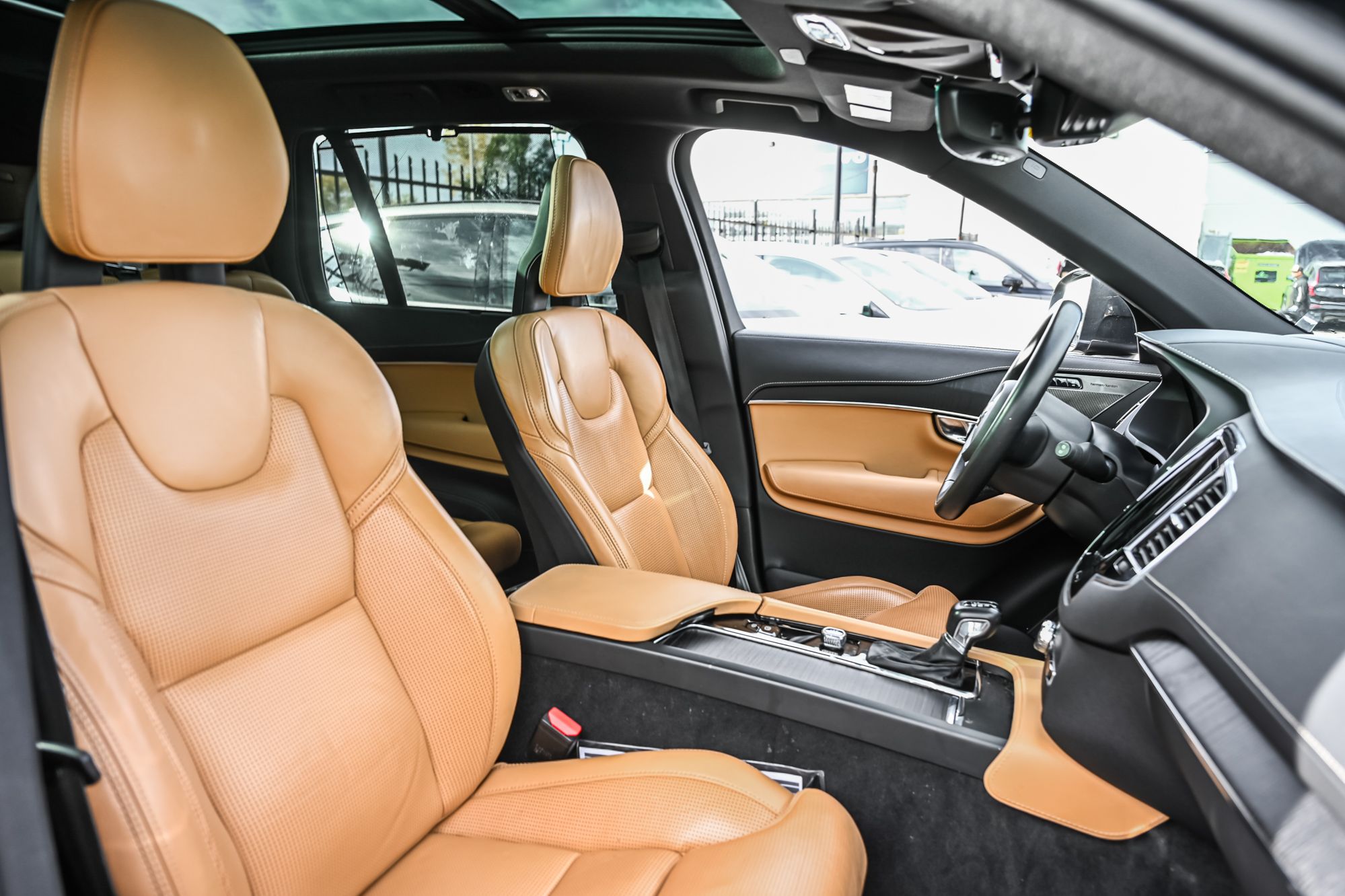 2022 Volvo XC90 in Pointe-Claire, Quebec