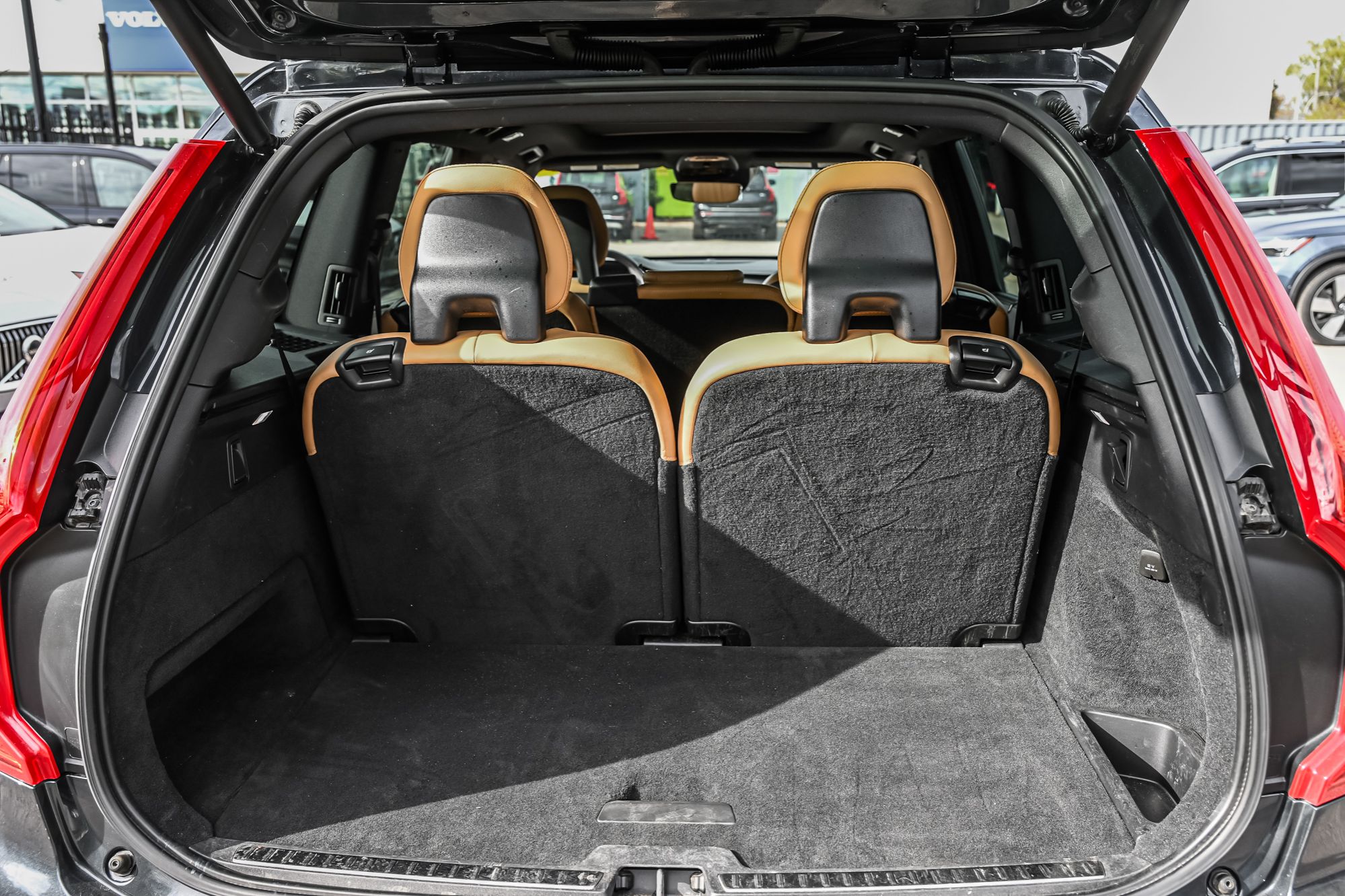 2022 Volvo XC90 in Pointe-Claire, Quebec