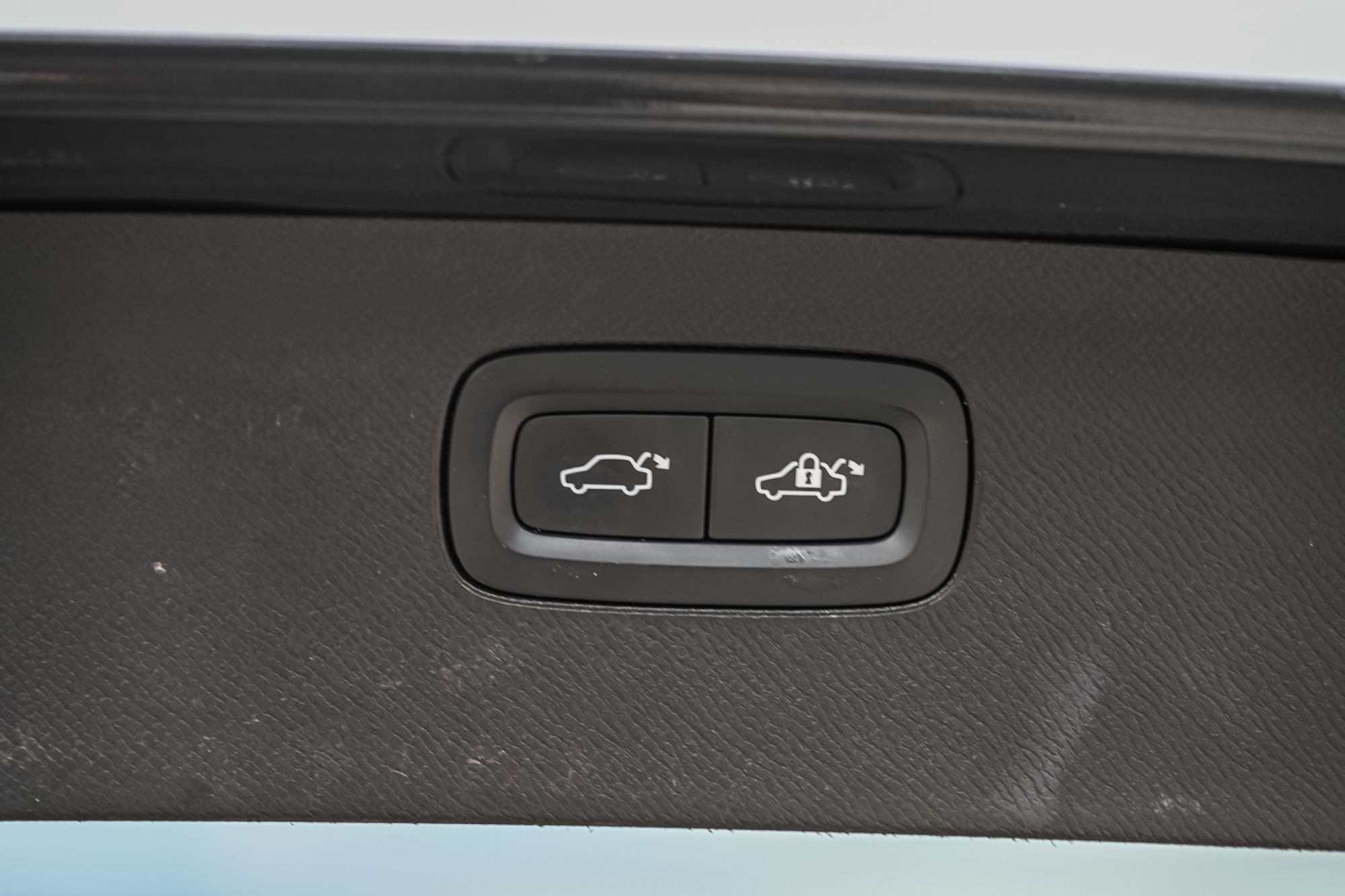 2022 Volvo XC90 in Pointe-Claire, Quebec