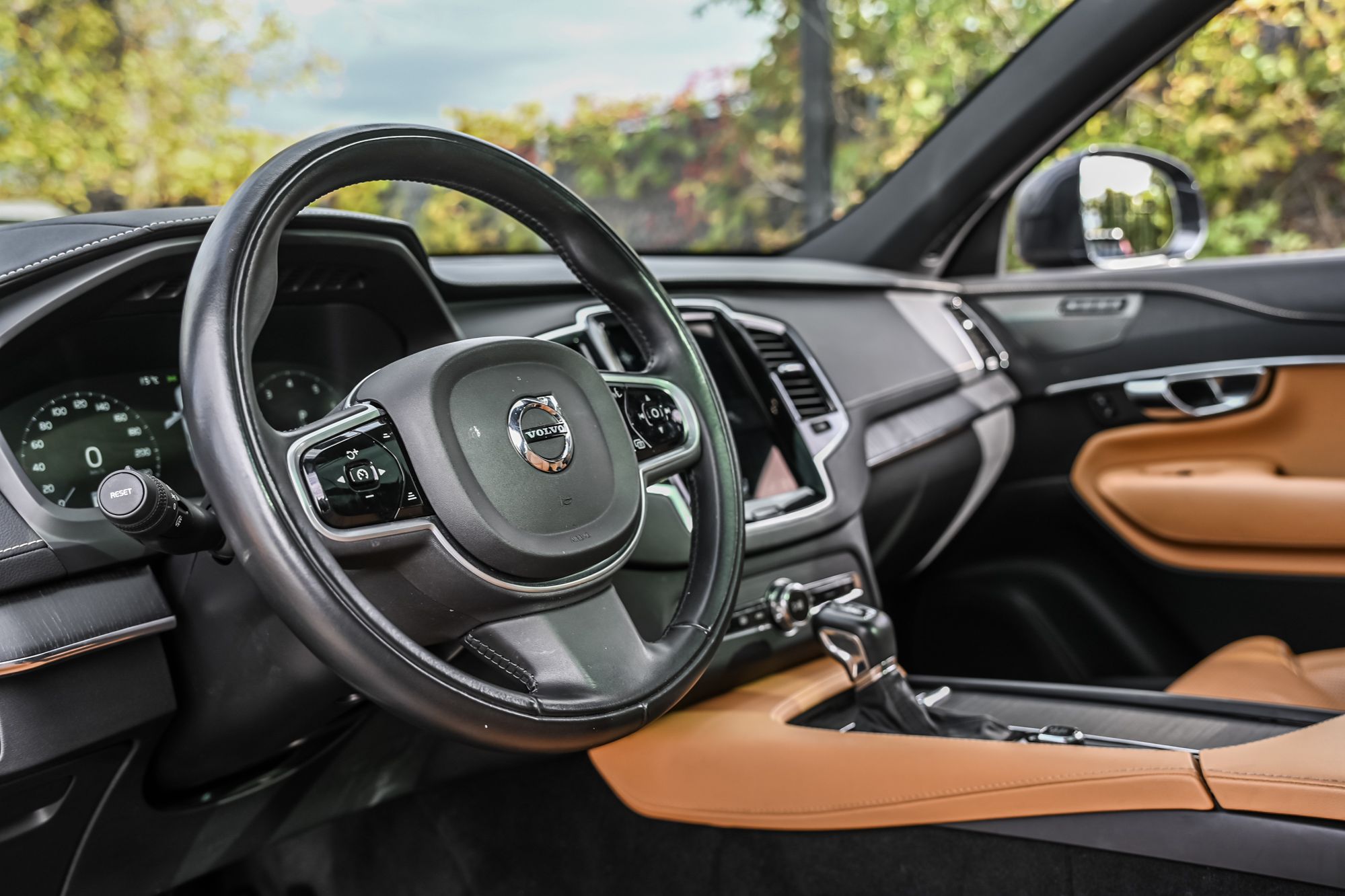 2022 Volvo XC90 in Pointe-Claire, Quebec