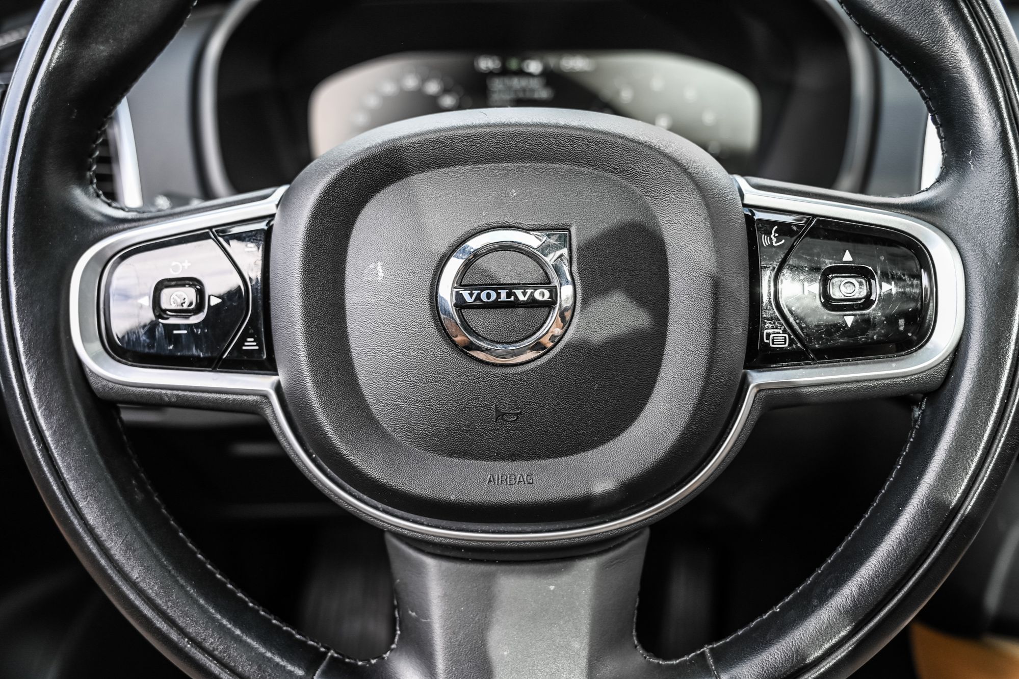 2022 Volvo XC90 in Pointe-Claire, Quebec