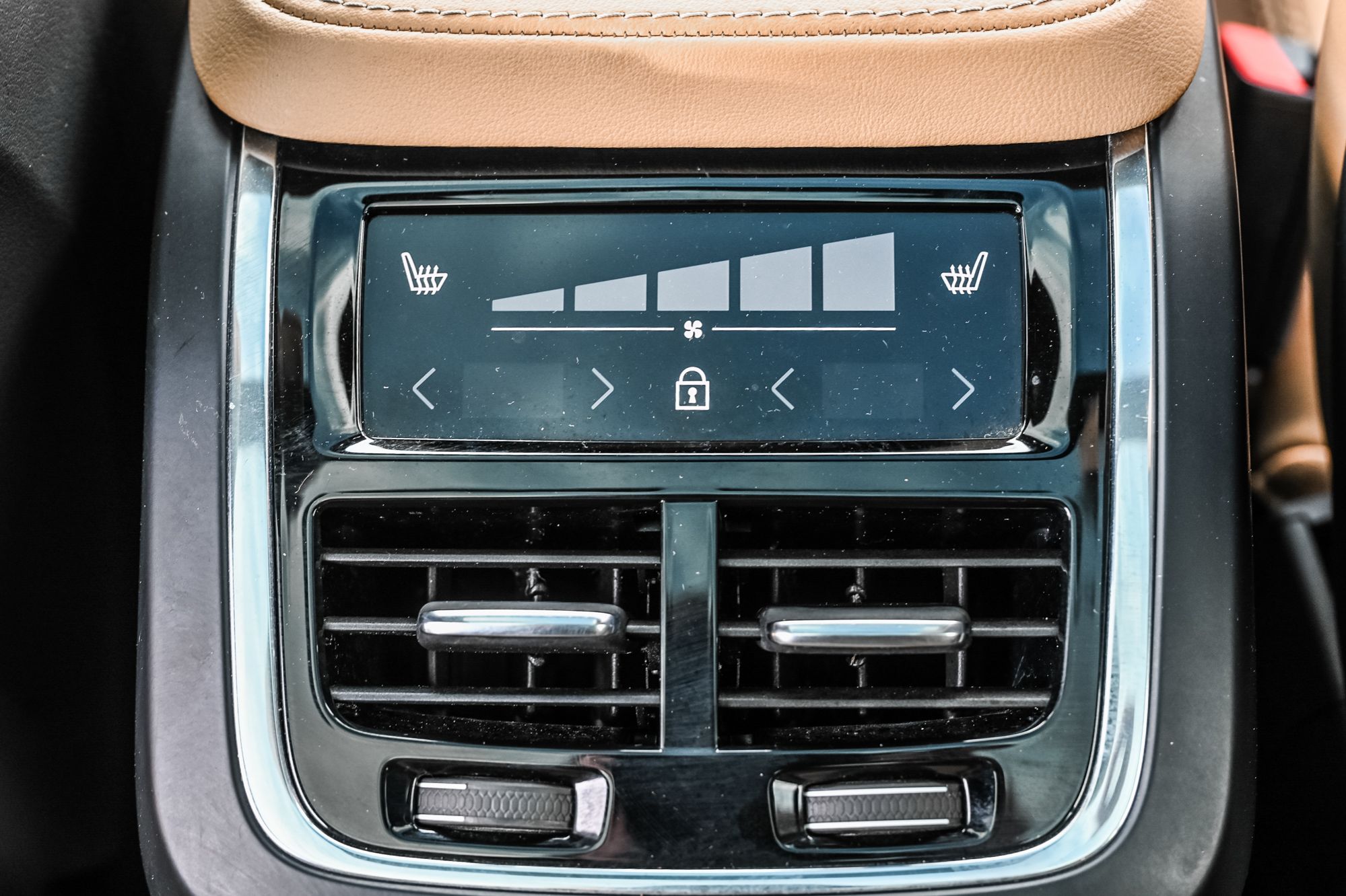 2022 Volvo XC90 in Pointe-Claire, Quebec