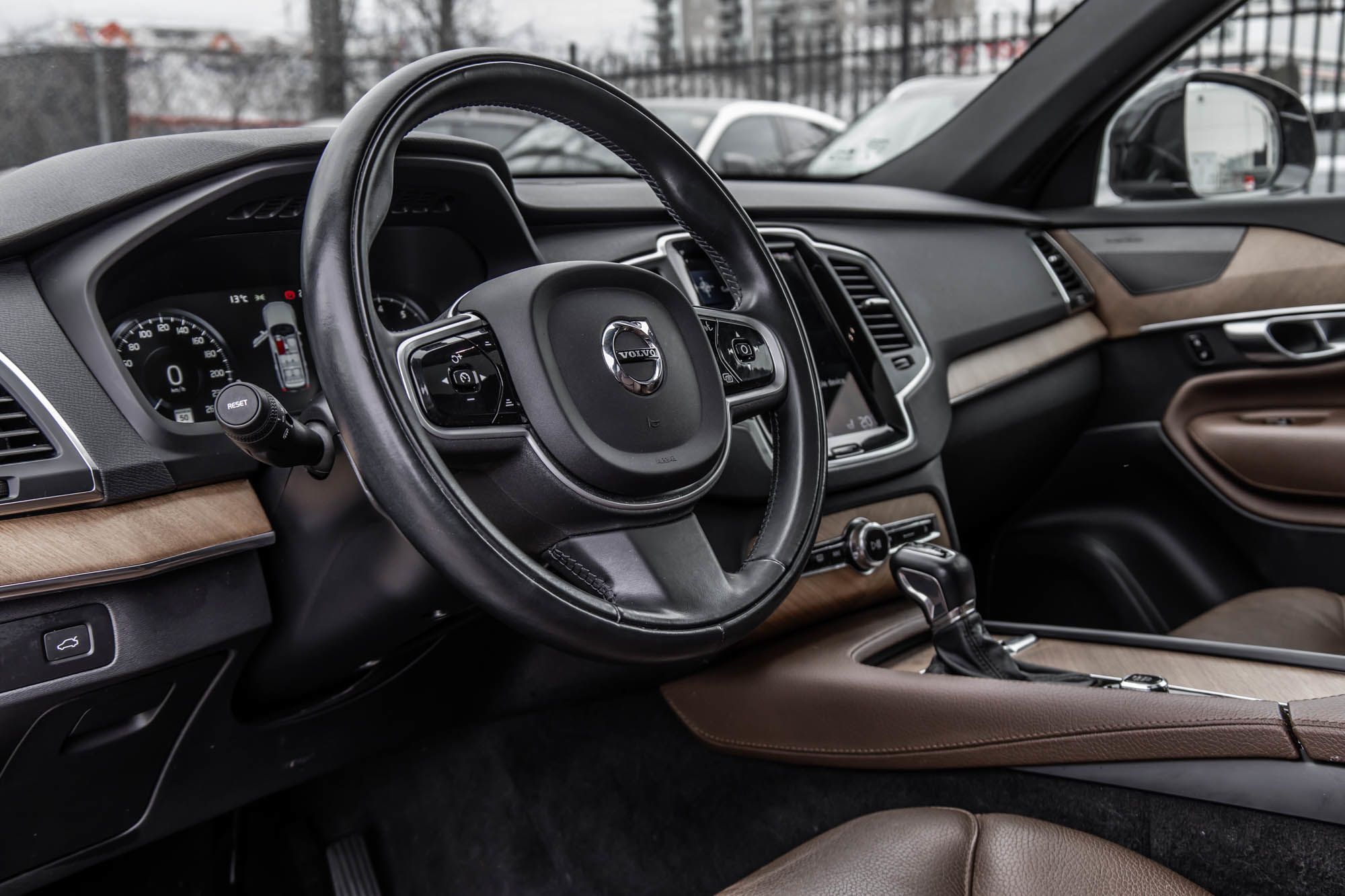 2022 Volvo XC90 in Pointe-Claire, Quebec