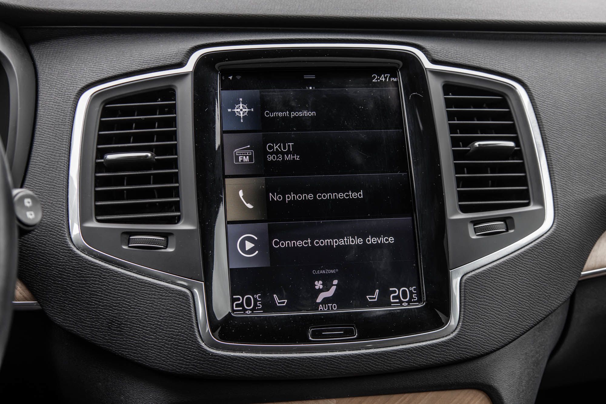 2022 Volvo XC90 in Pointe-Claire, Quebec