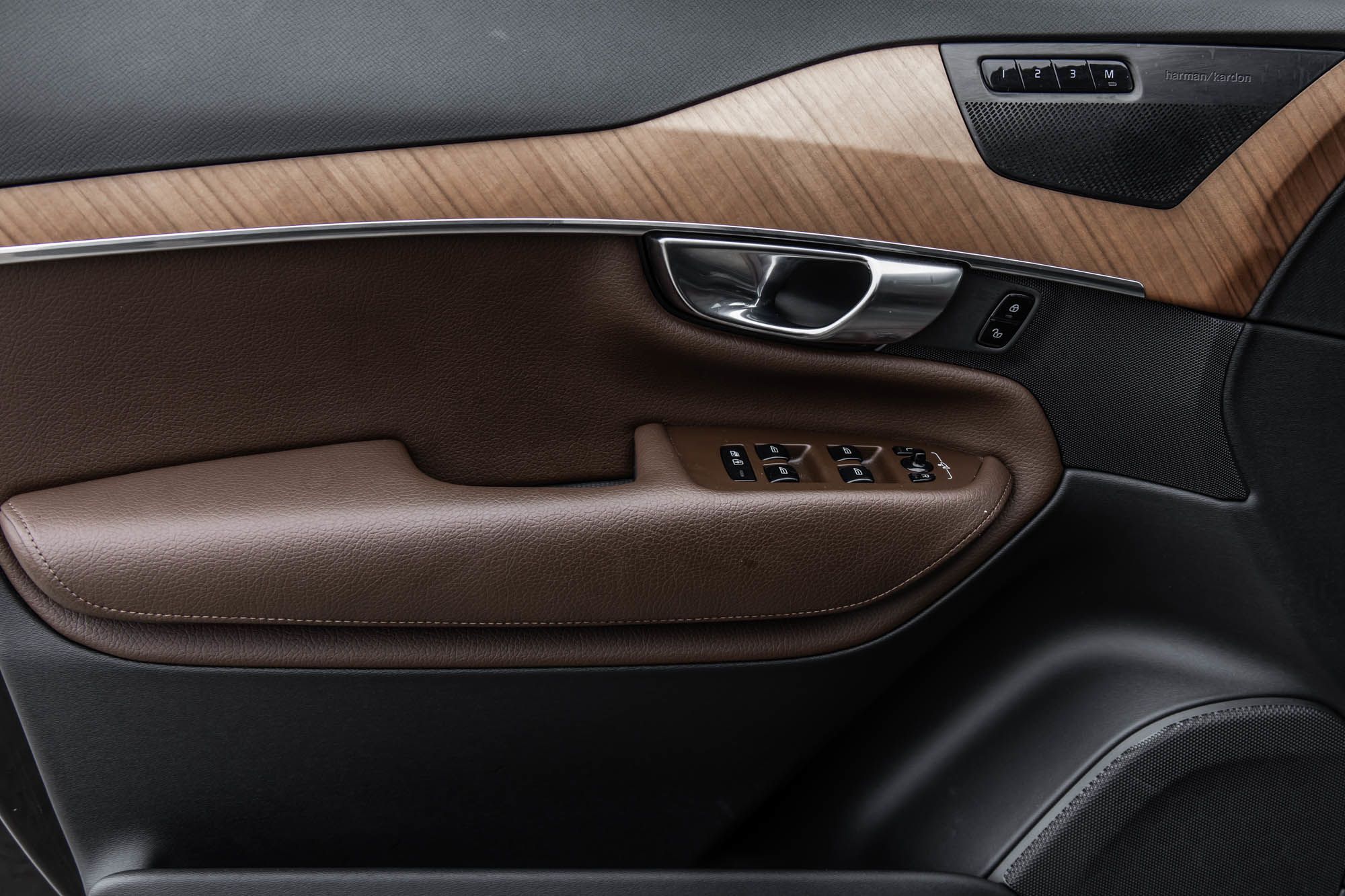 2022 Volvo XC90 in Pointe-Claire, Quebec