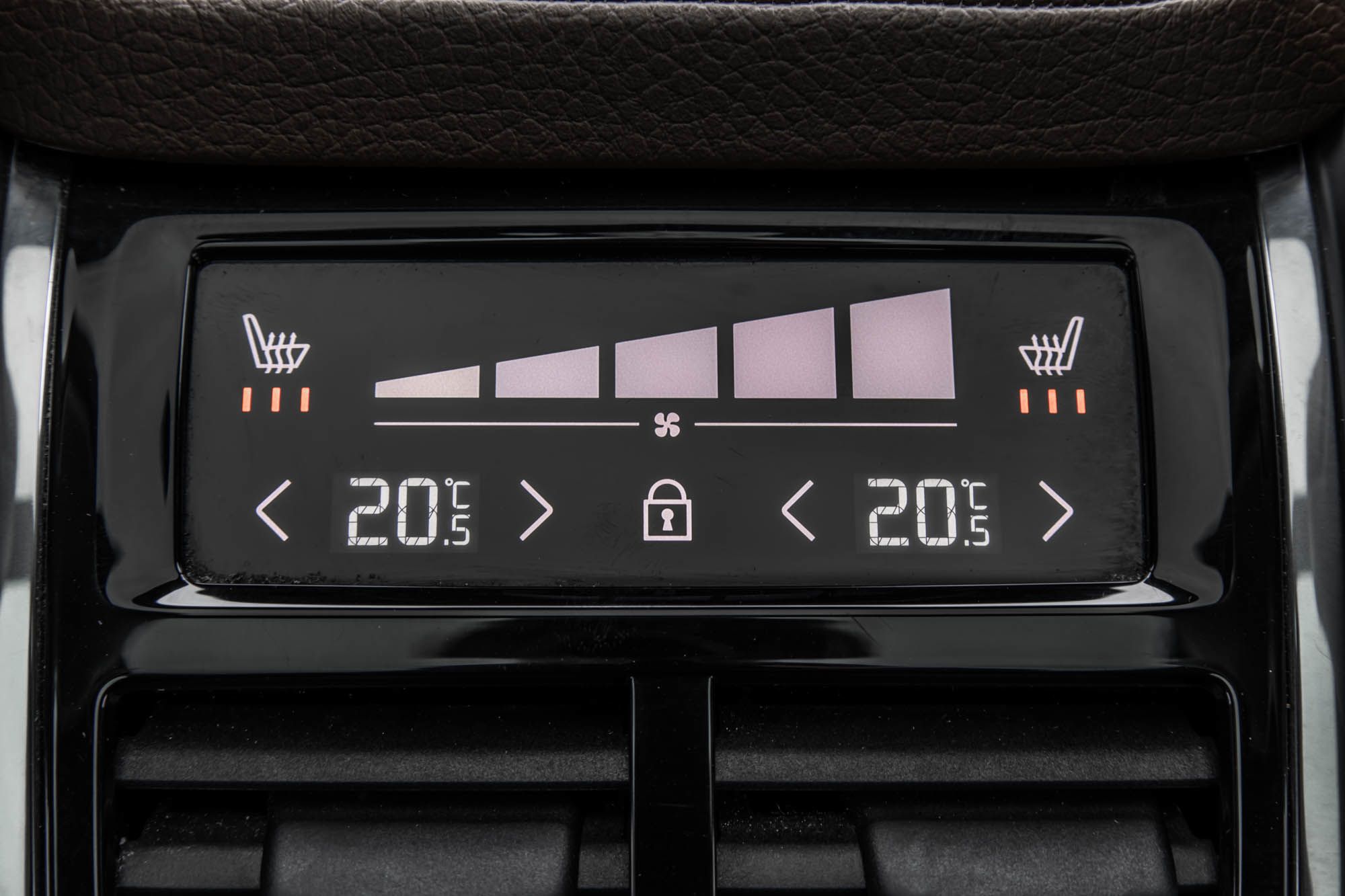 2022 Volvo XC90 in Pointe-Claire, Quebec