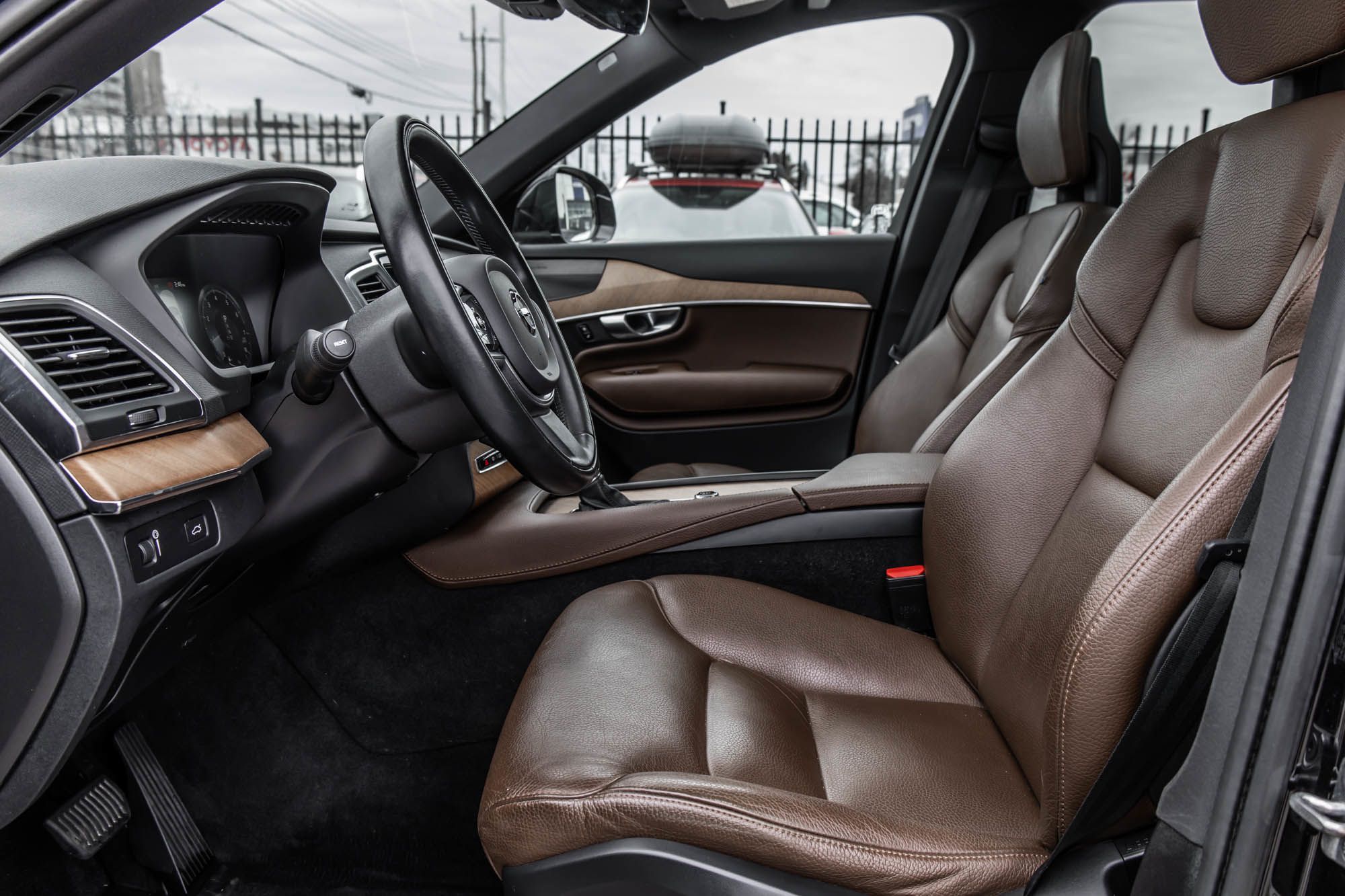 2022 Volvo XC90 in Pointe-Claire, Quebec