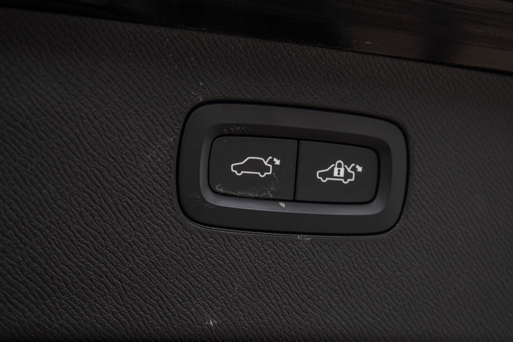 2022 Volvo XC90 in Pointe-Claire, Quebec