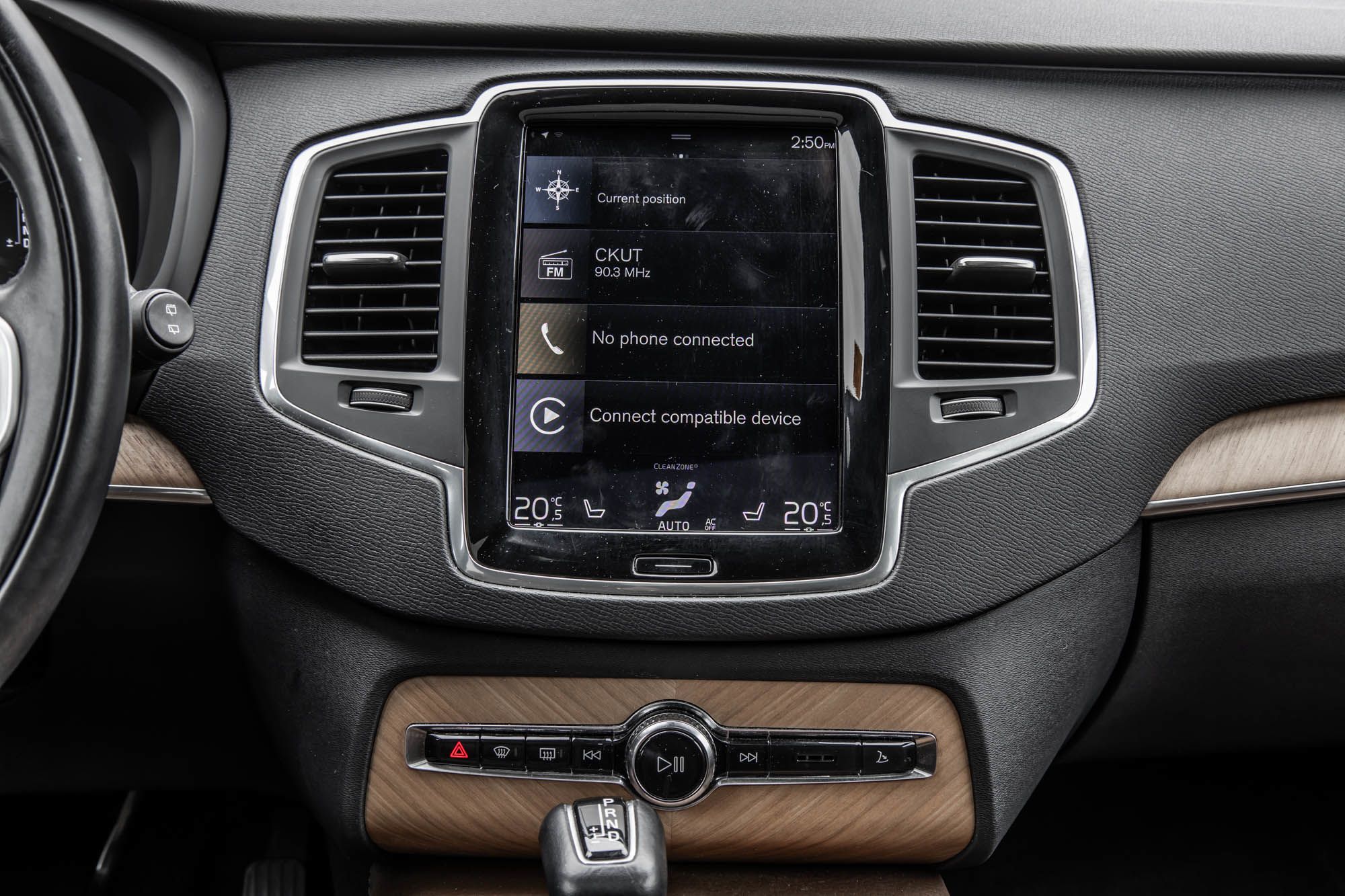 2022 Volvo XC90 in Pointe-Claire, Quebec