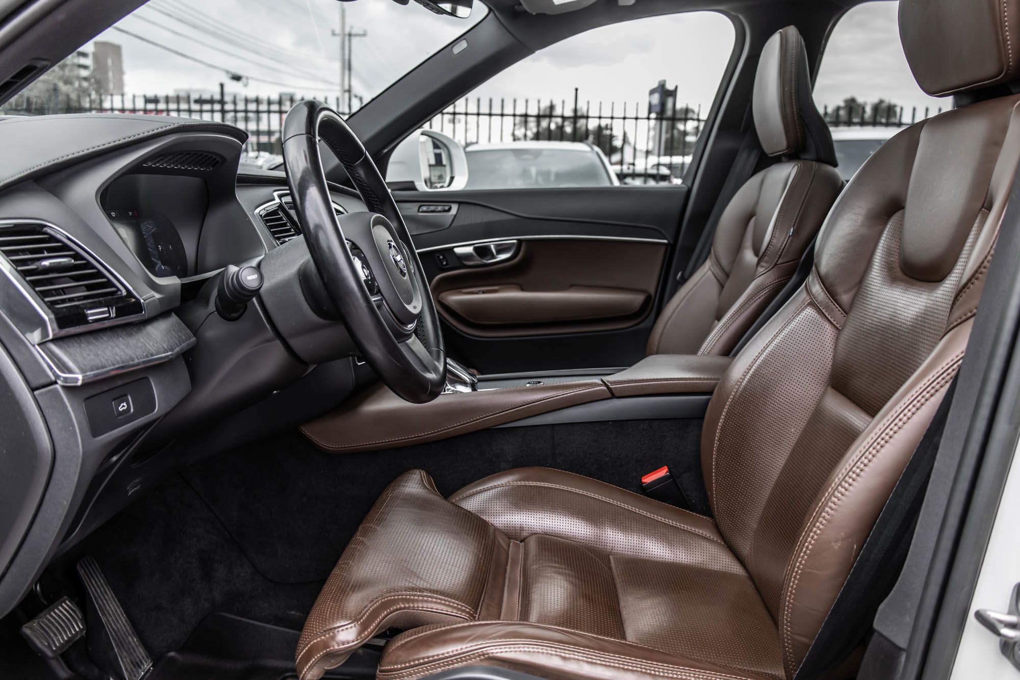 2023 Volvo XC90 in Pointe-Claire, Quebec