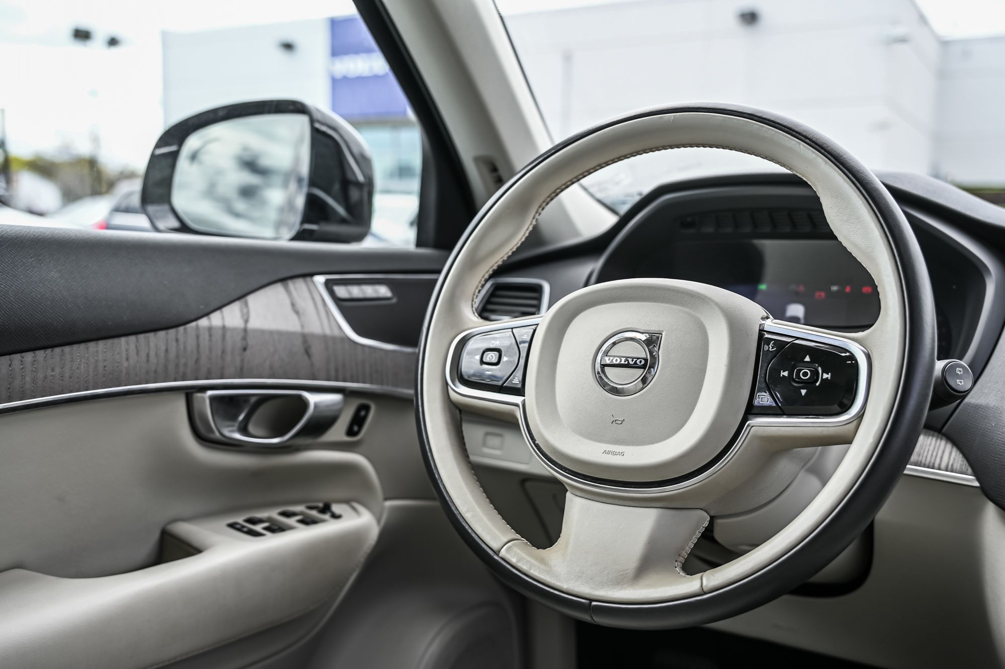 Volvo XC90  2024 à Pointe-Claire, Québec