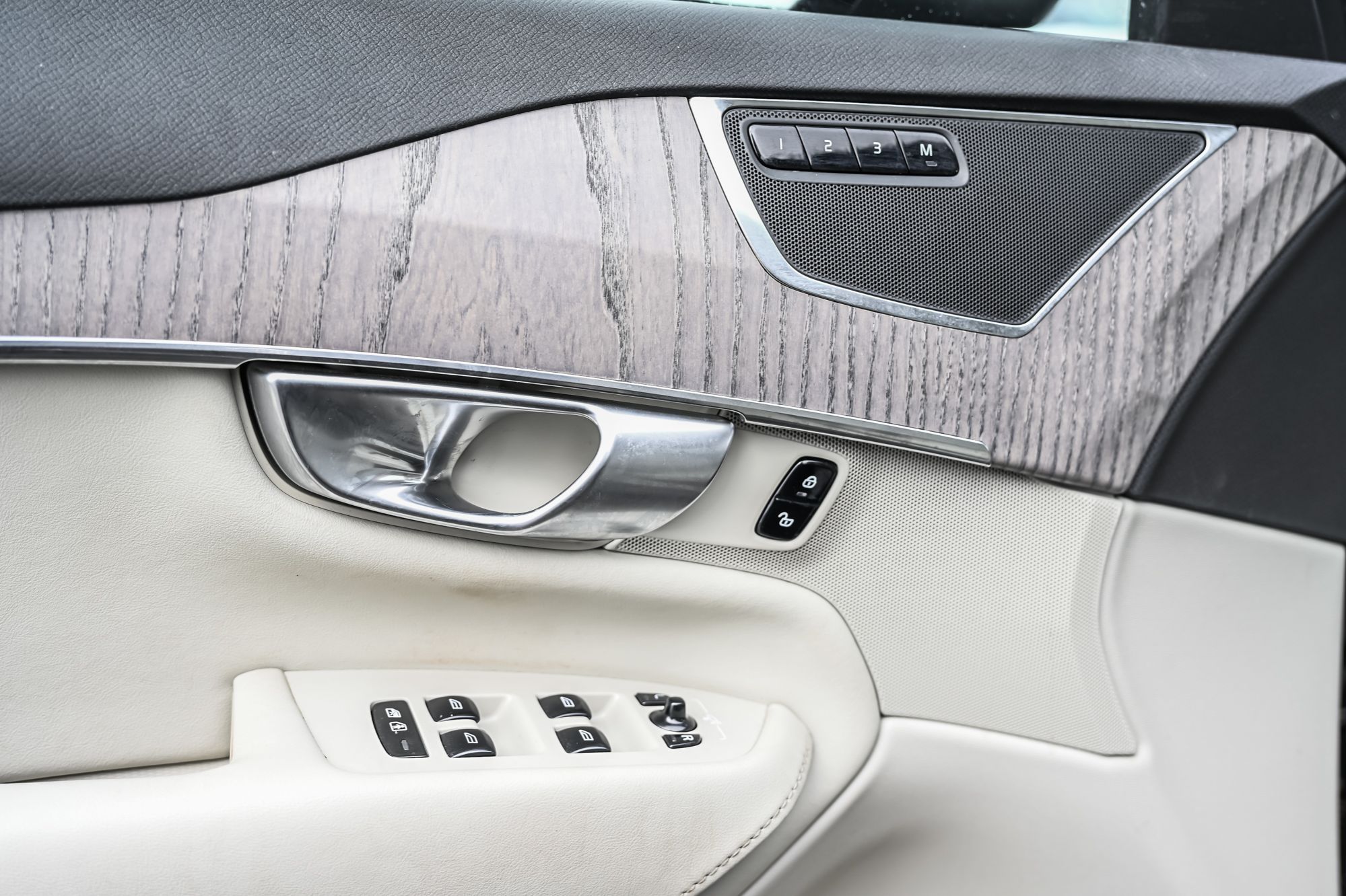 Volvo XC90  2024 à Pointe-Claire, Québec