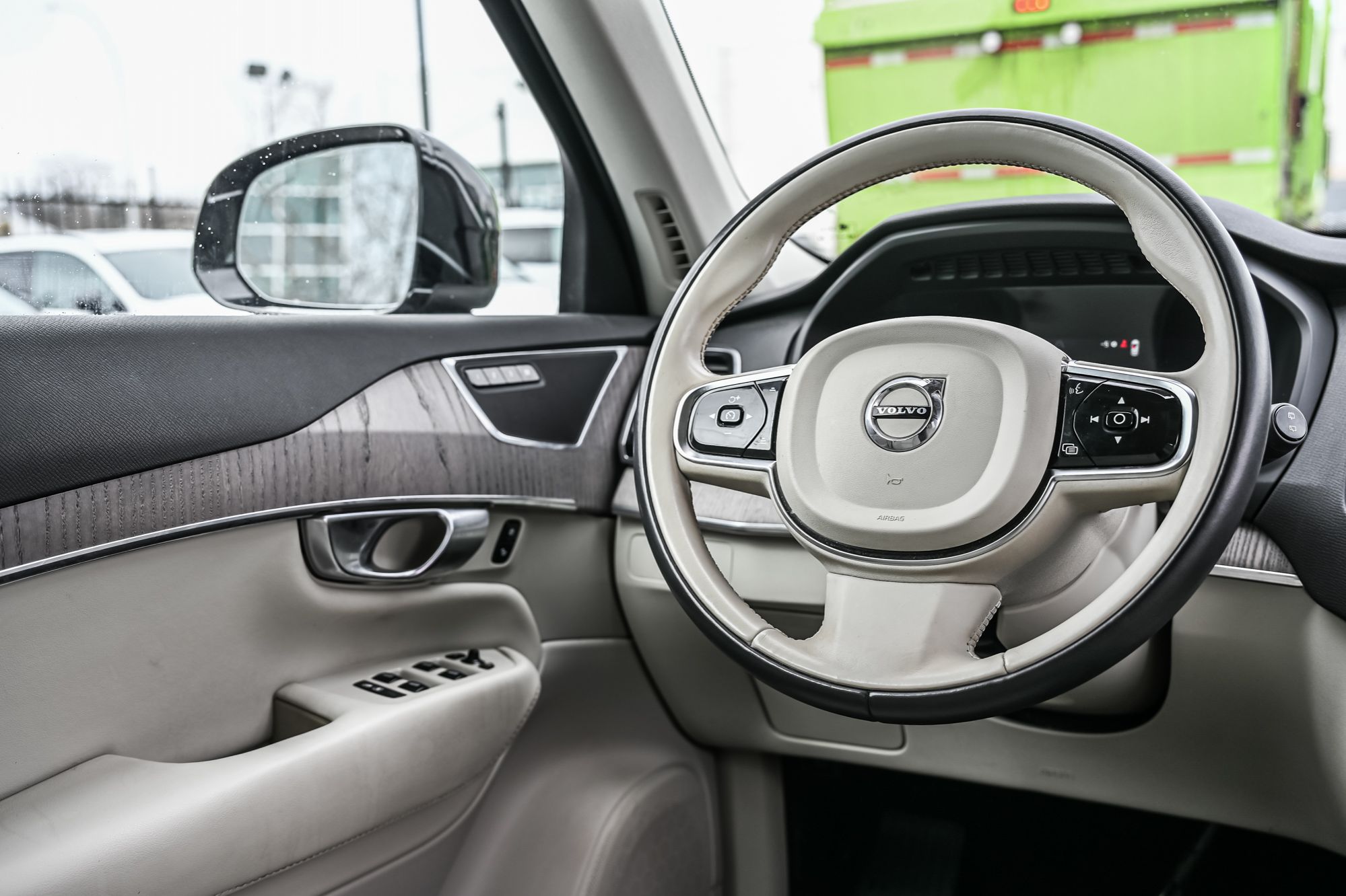 Volvo XC90  2024 à Pointe-Claire, Québec