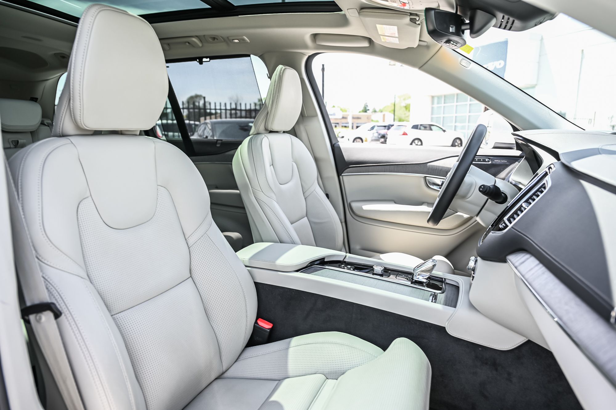 2025 Volvo XC90 in Pointe-Claire, Quebec