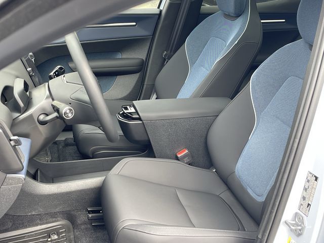 2025 Volvo EX30 in Pointe-Claire, Quebec